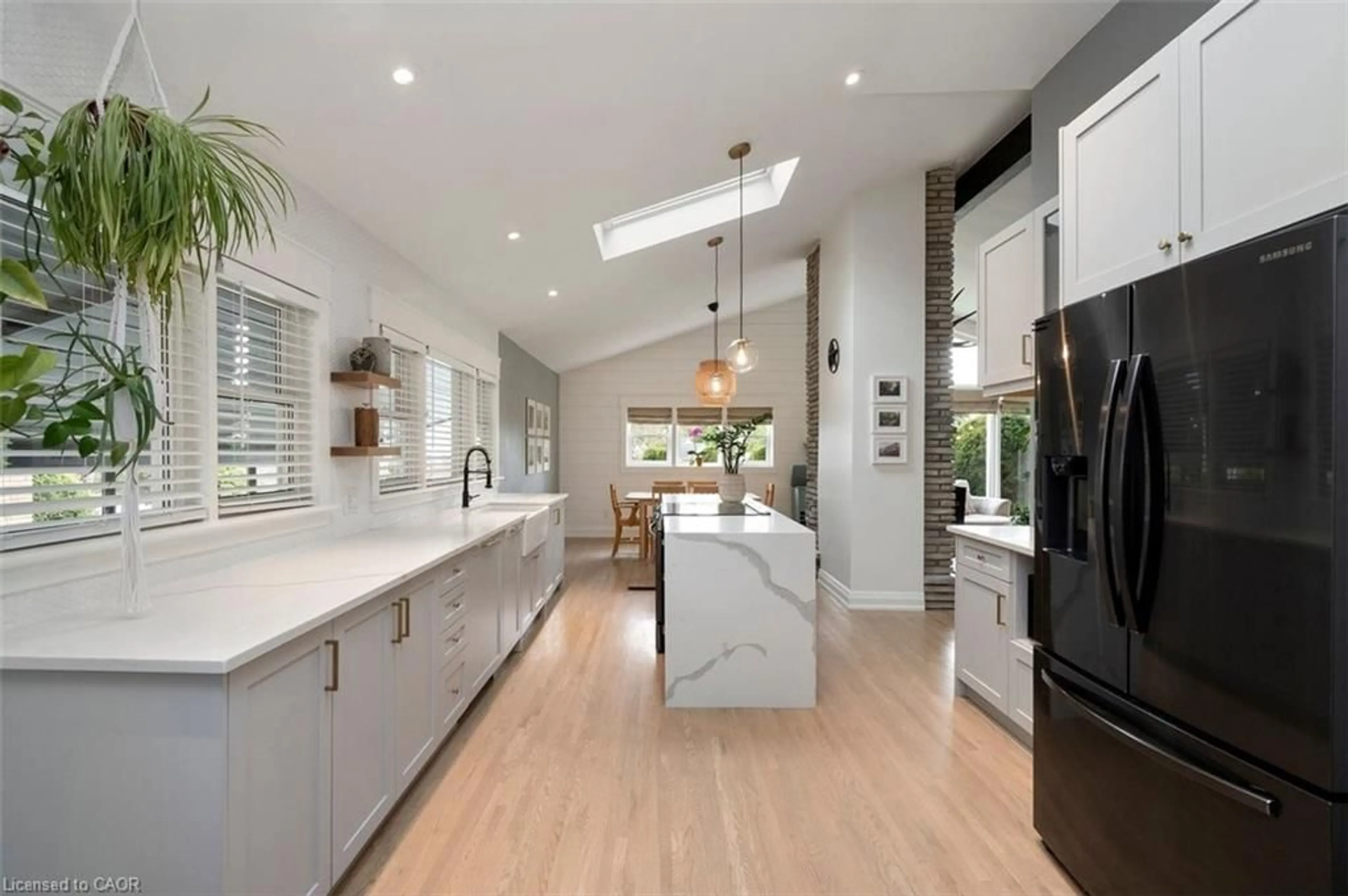 Open concept kitchen, unknown for 137 York Rd, Dundas Ontario L9H 1L9