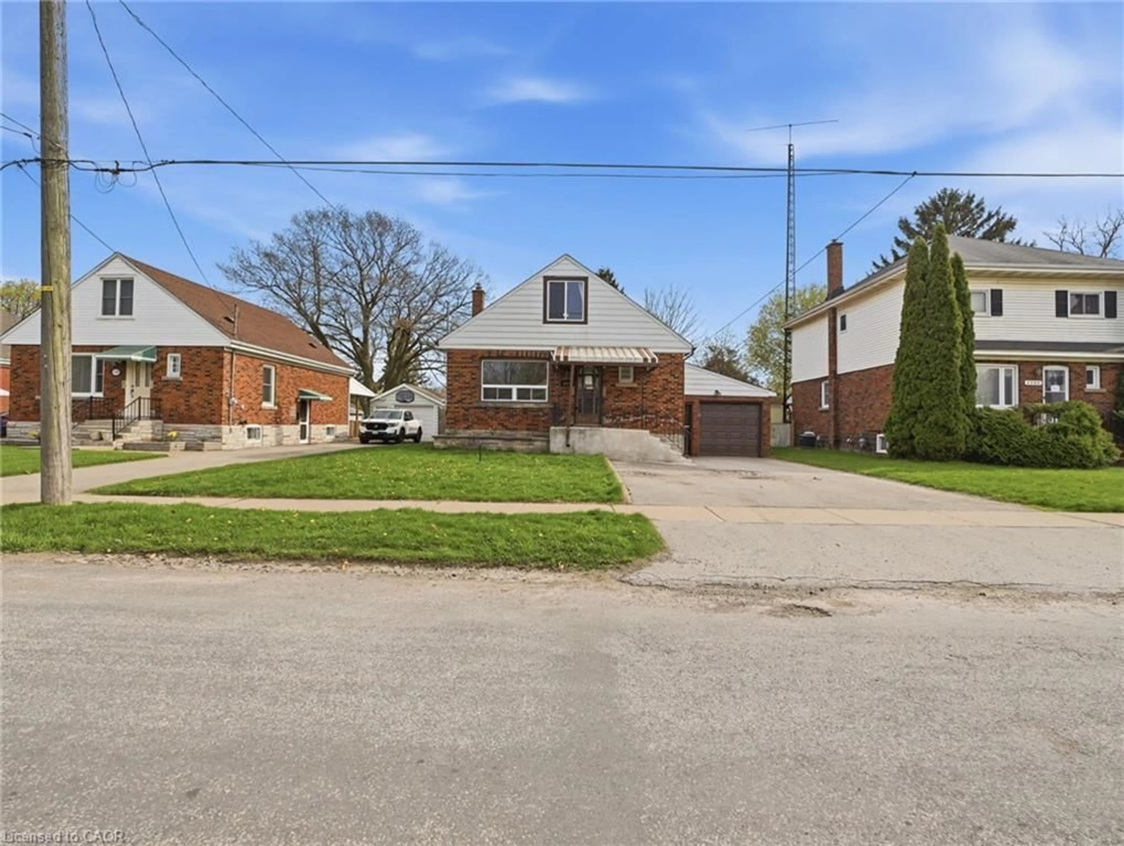 Home with brick exterior material, street for 6476 Maranda St #Lower Level, Niagara Falls Ontario L2G 1Z7