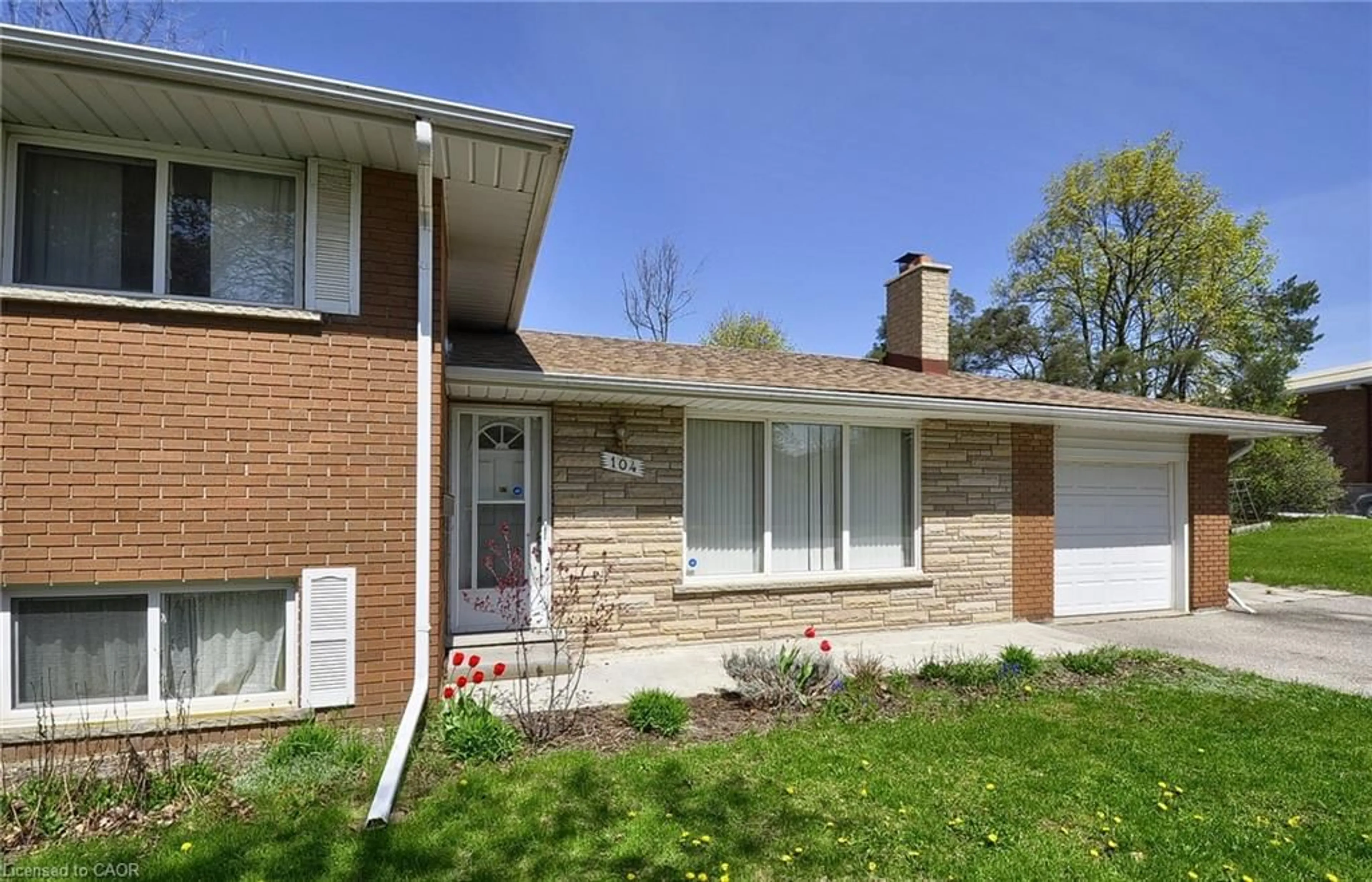 Home with brick exterior material, street for 104 Milford Ave, Waterloo Ontario N2L 3Z3