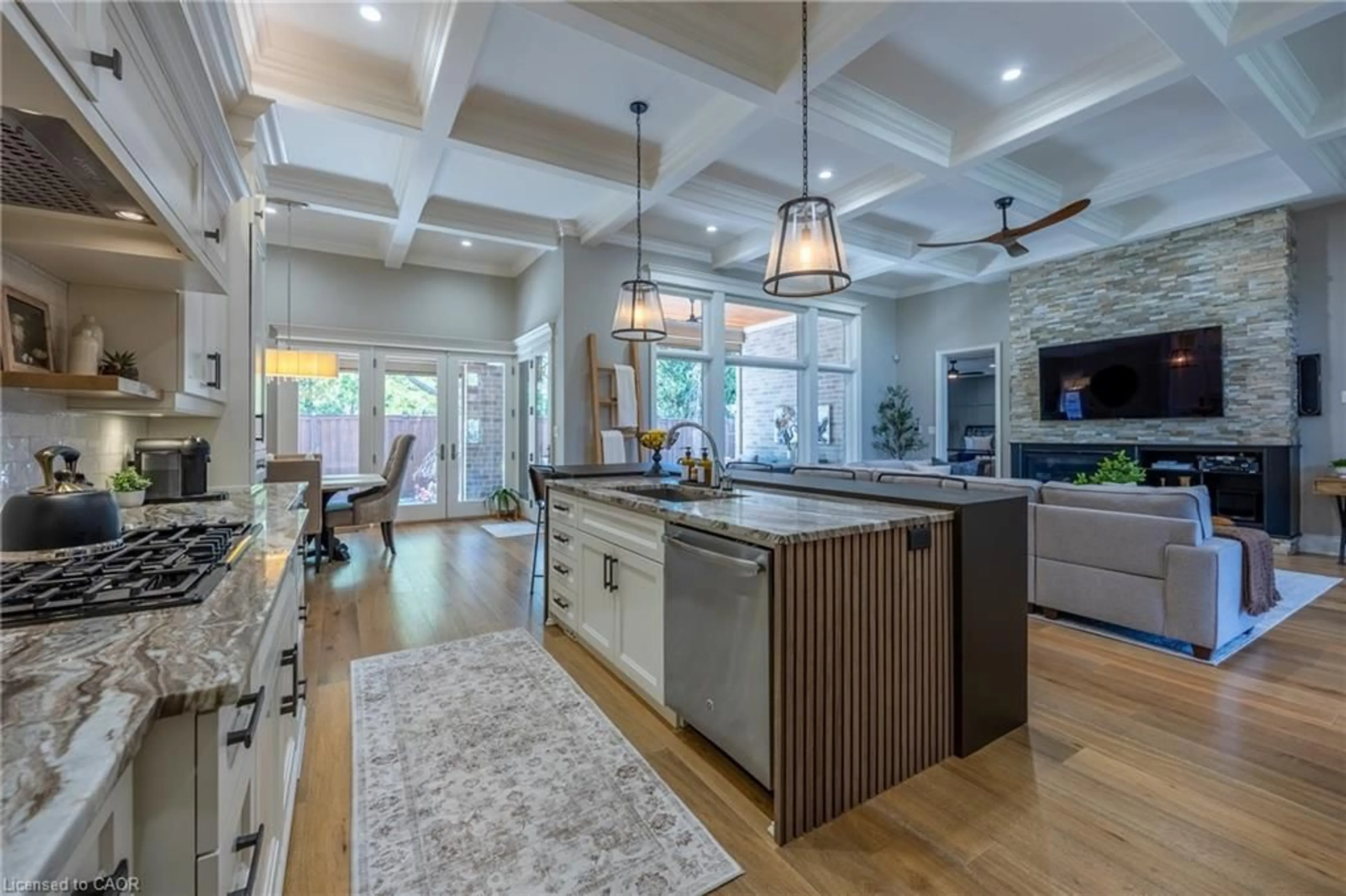 Open concept kitchen, unknown for 11 Greenleaf Lane, Ancaster Ontario L9G 0E7