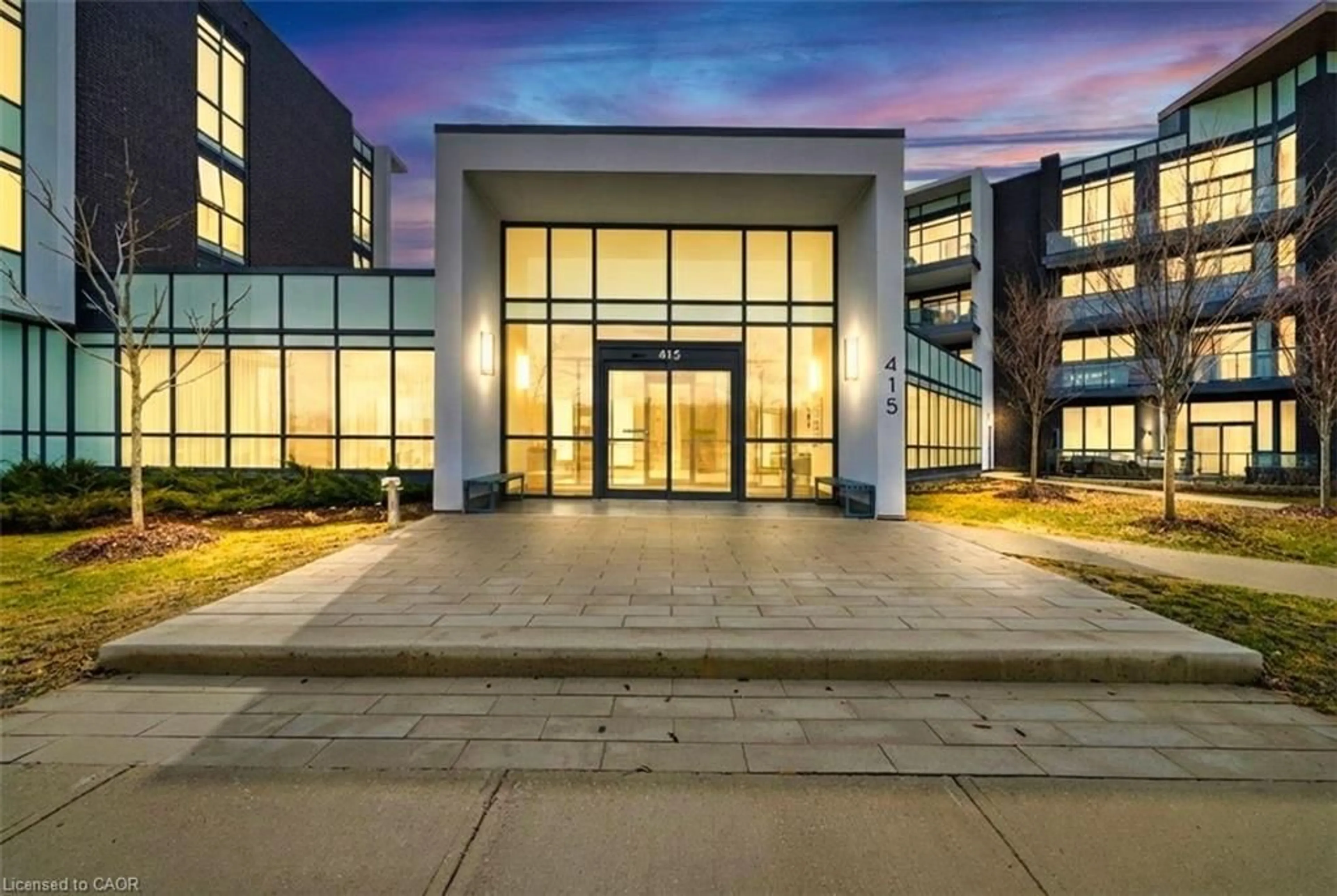 Indoor foyer for 415 Sea Ray Ave #106, Innisfil Ontario L9S 0R5