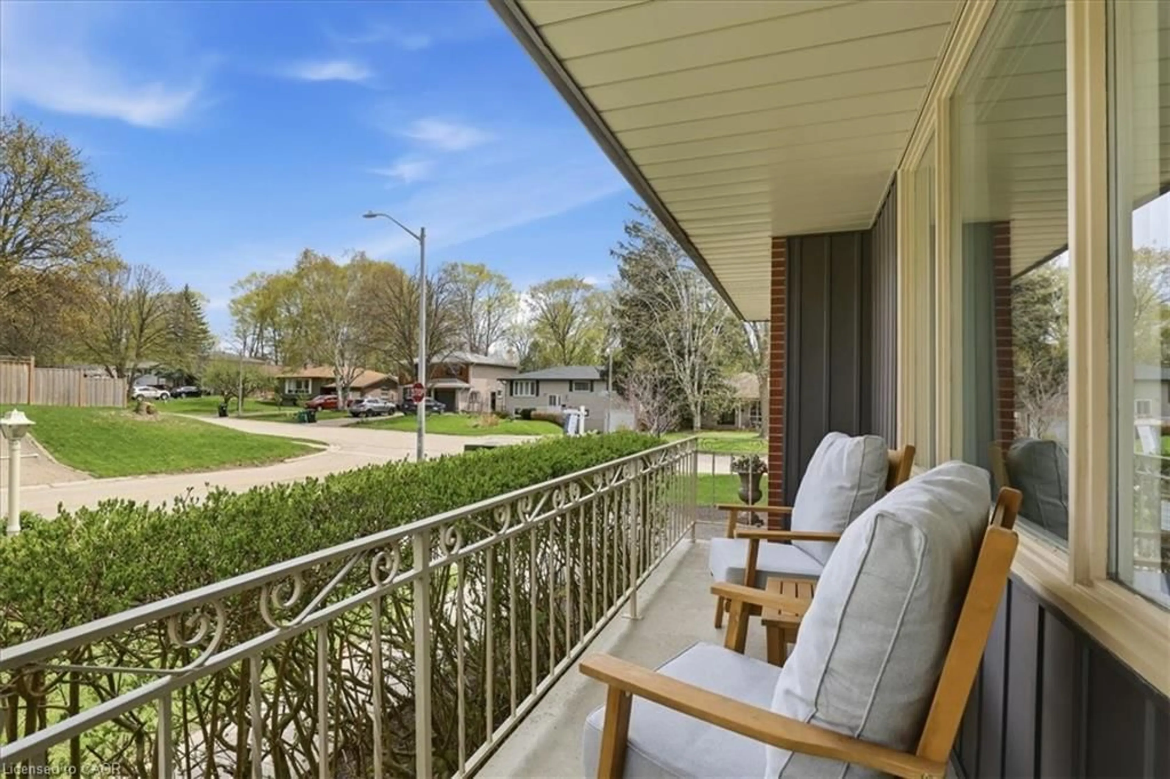 Patio, water/lake/river/ocean view for 543 Box Grove Pl, Waterloo Ontario N2L 4V4