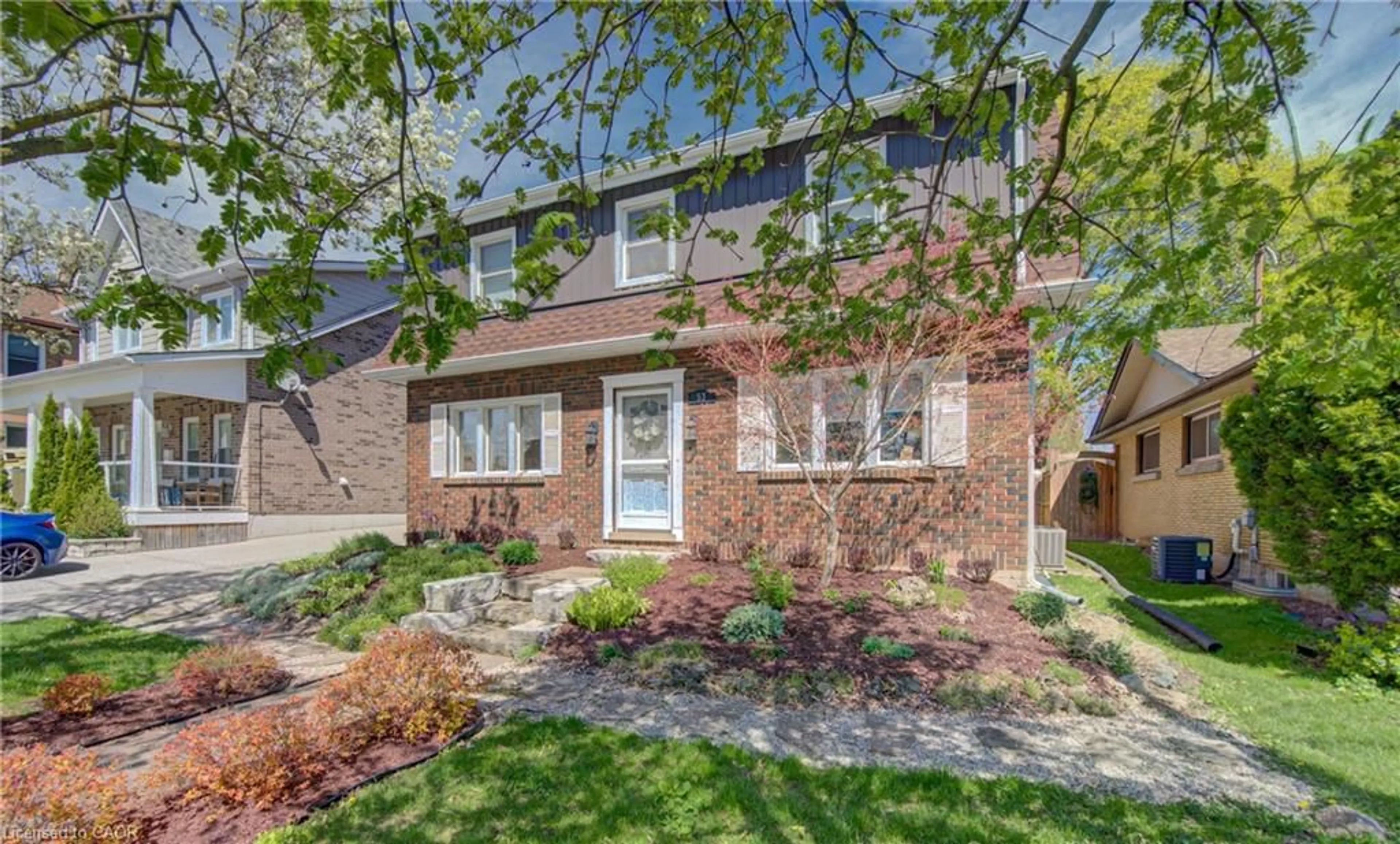 Home with brick exterior material, street for 53 Lincoln Ave, Cambridge Ontario N1R 4W6