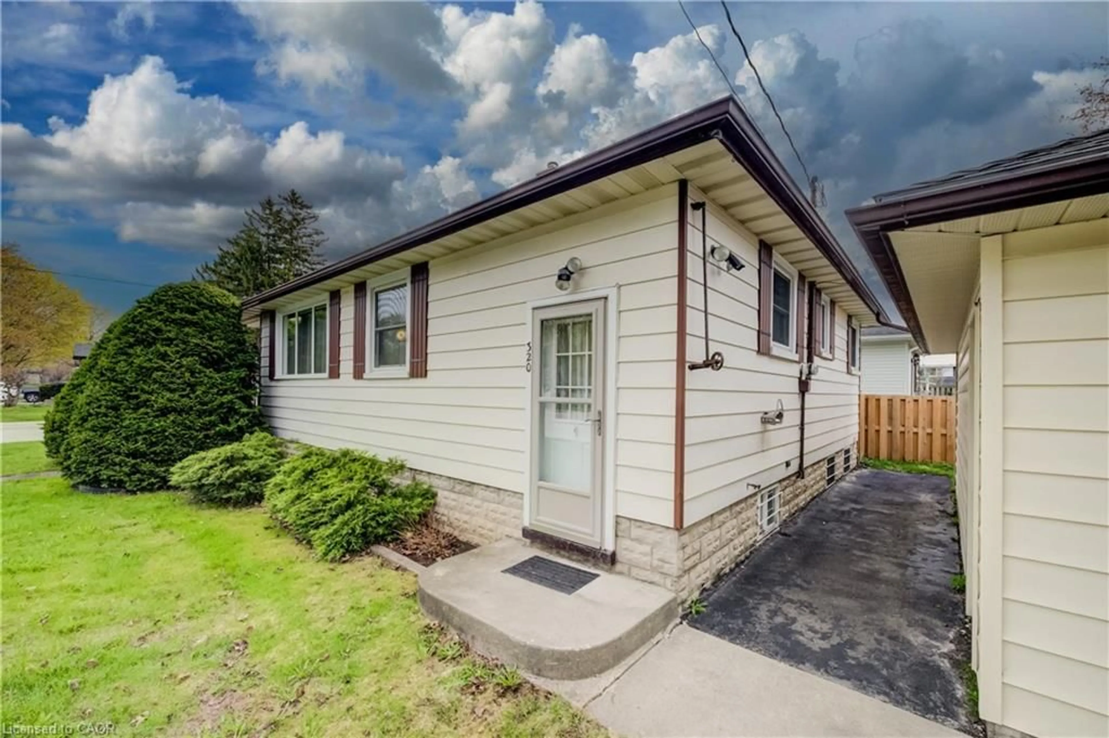Home with vinyl exterior material, street for 320 Waterloo St, Mount Forest Ontario N0G 2L3