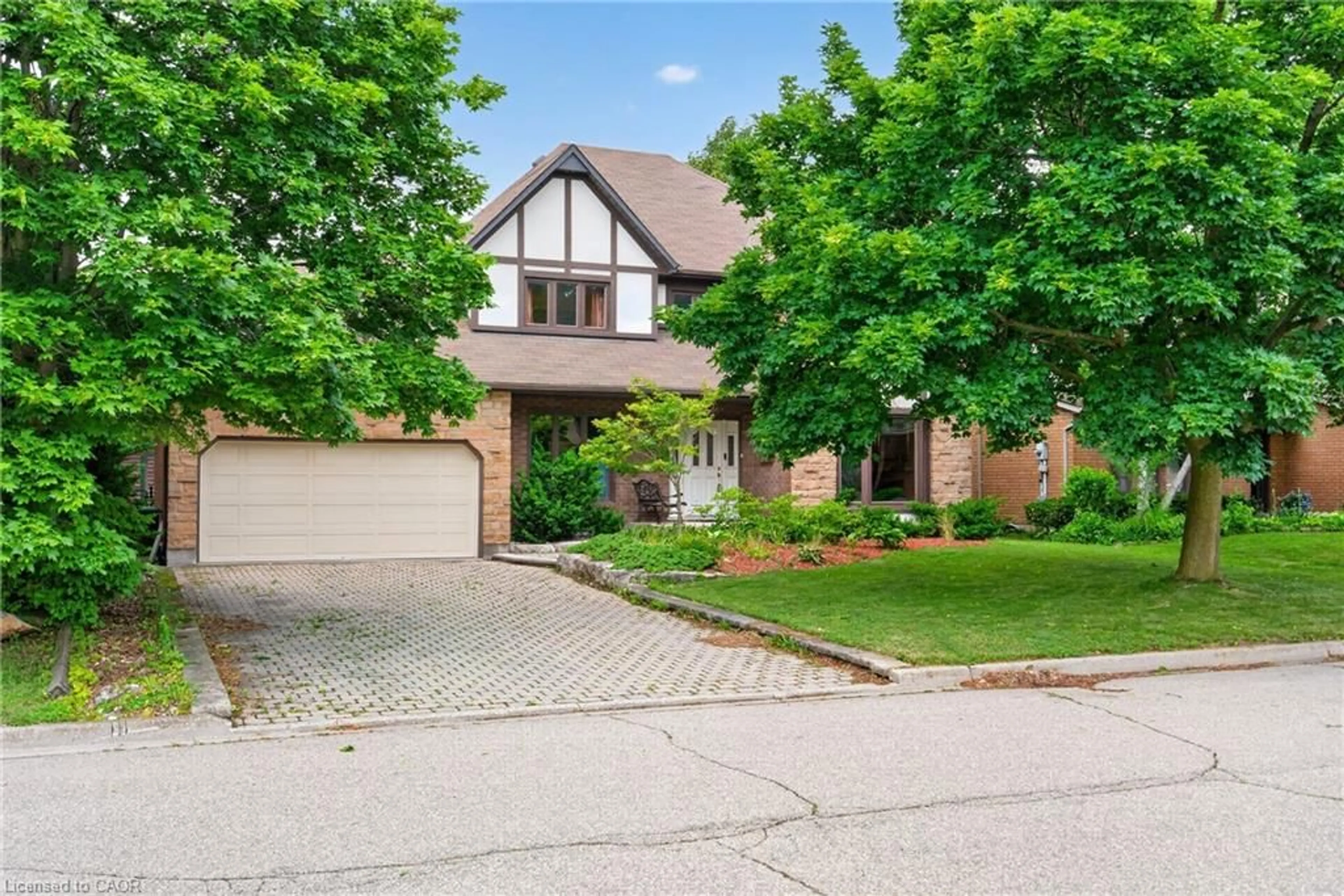 Home with brick exterior material, street for 20 Tamwood Crt, Stoney Creek Ontario L8J 2L2