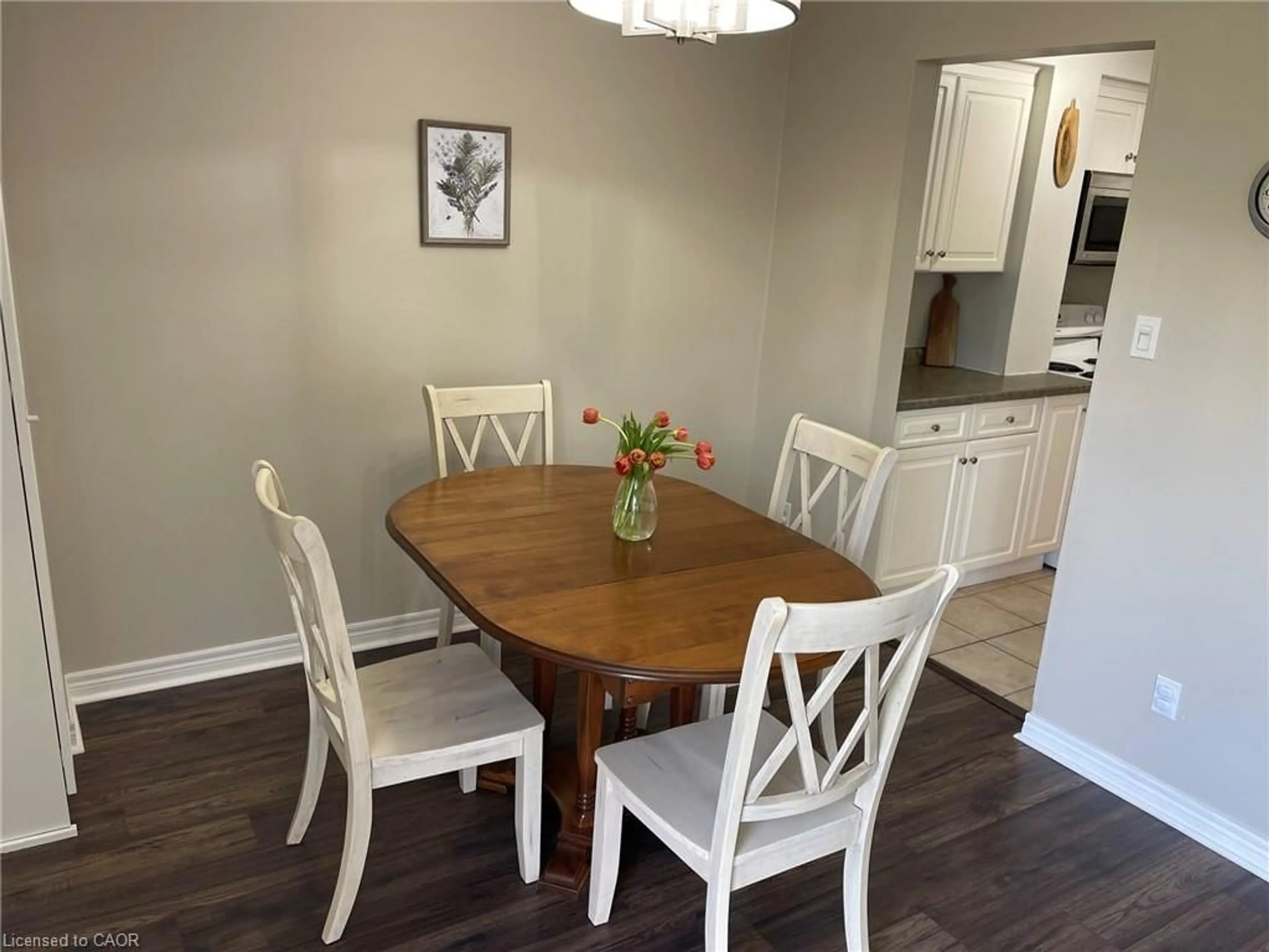 Dining room, wood/laminate floor for 144 Sunset Crt, Cambridge Ontario N1S 4M8