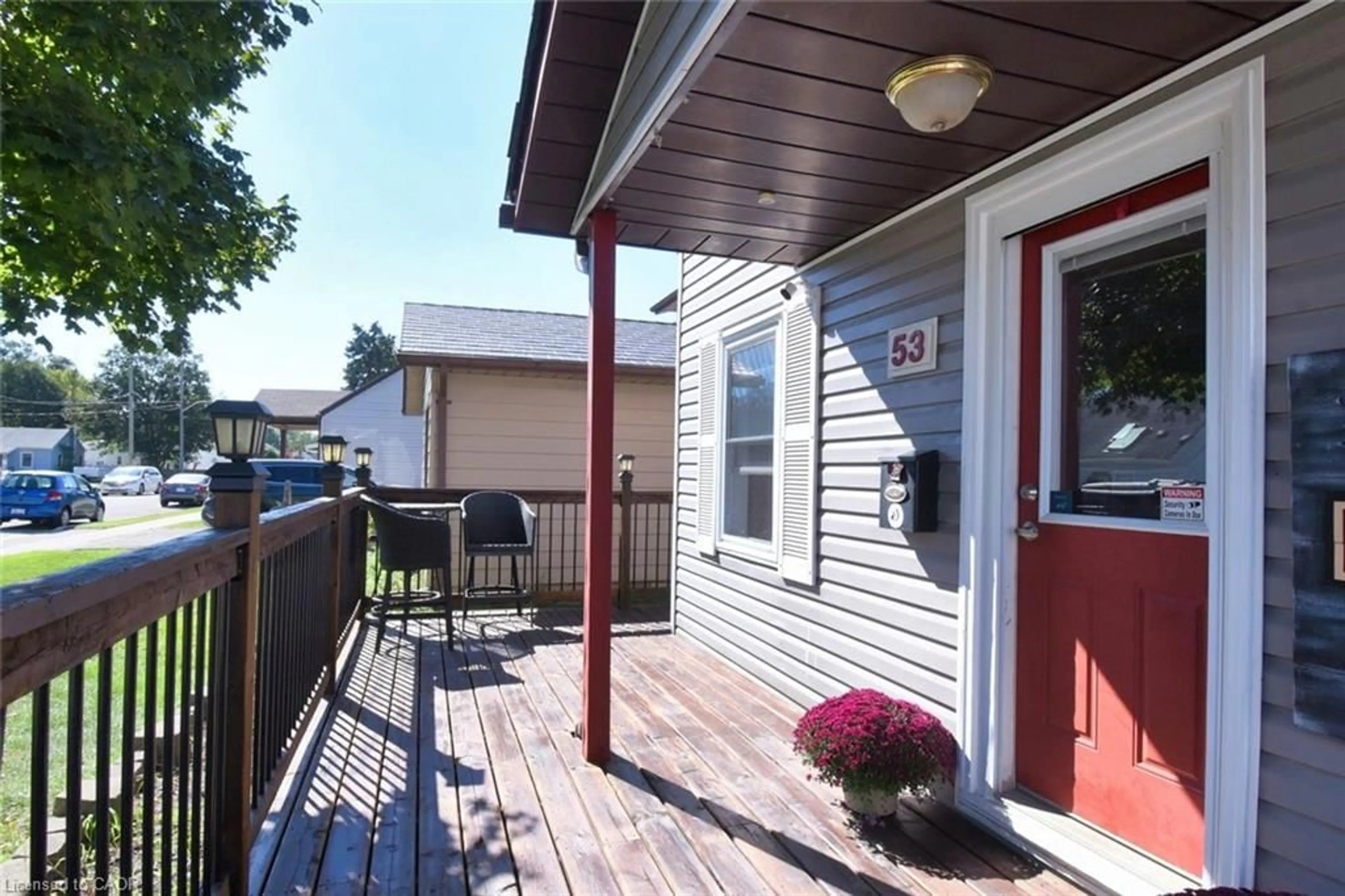 Patio, street for 53 Seventh Ave, Brantford Ontario N3S 1B3