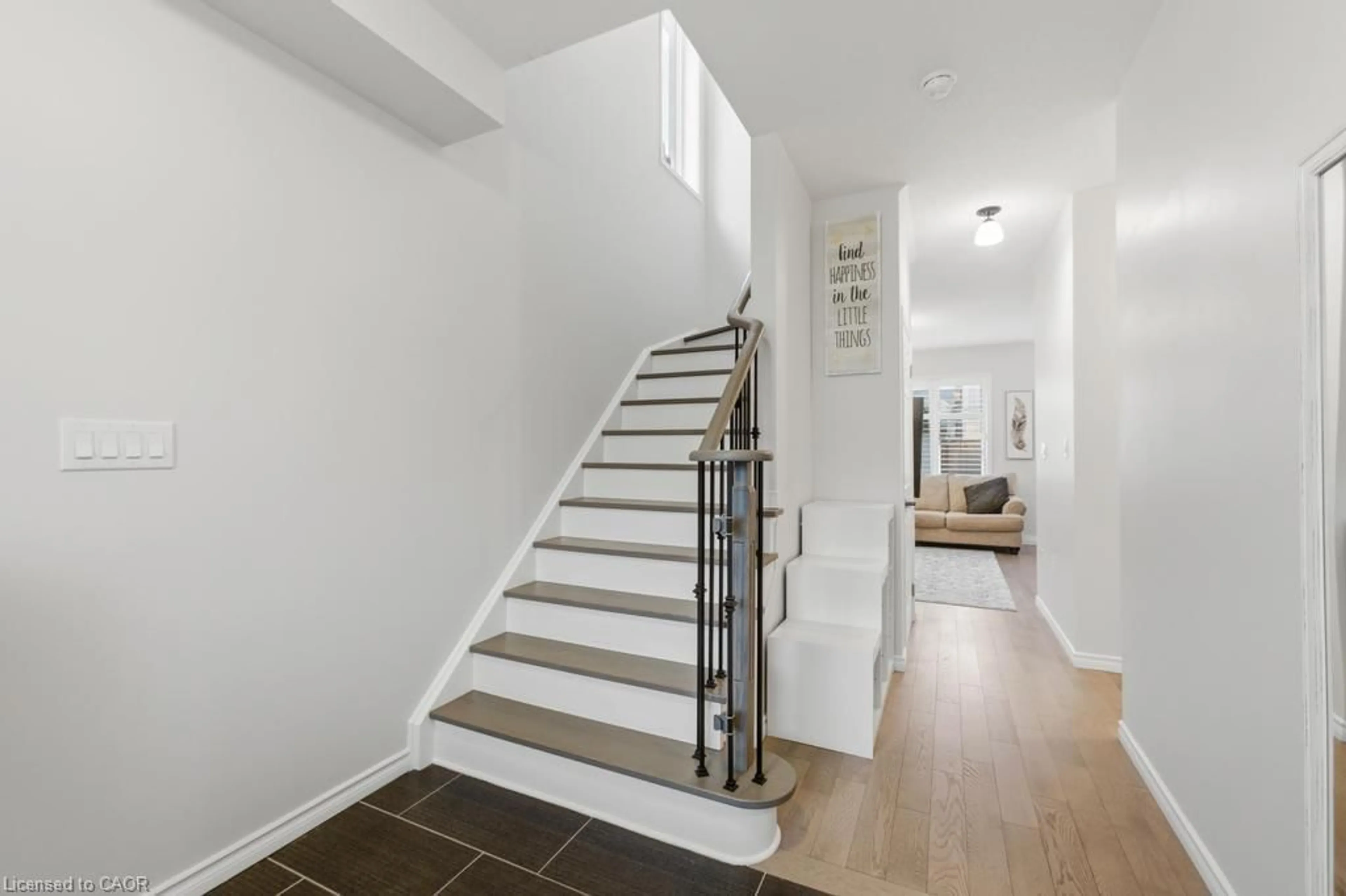 Stairs for 35 Arnold Marshall Blvd, Caledonia Ontario N3W 0B3