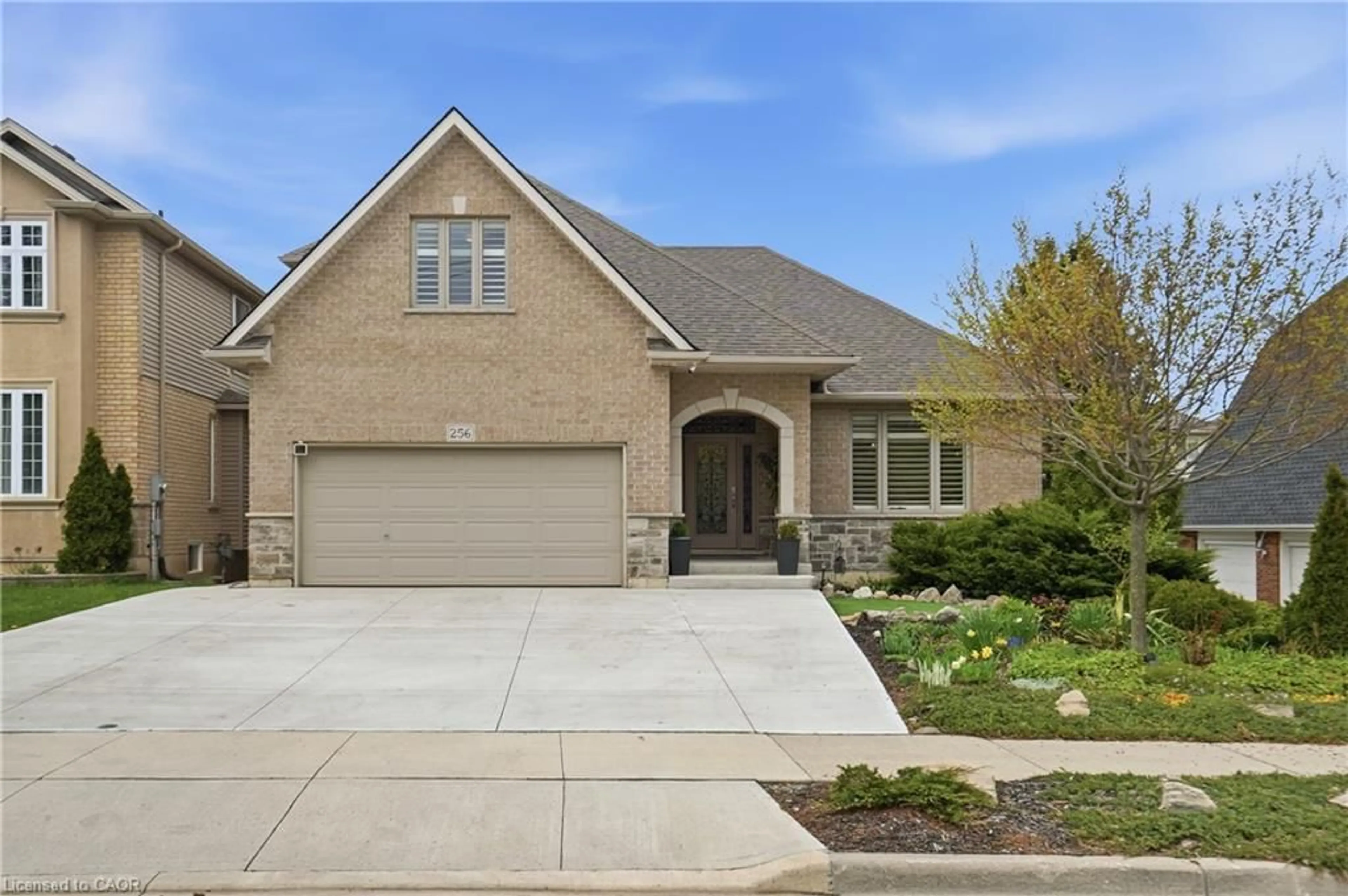 Home with brick exterior material, street for 256 Highland Rd, Stoney Creek Ontario L8J 2V2