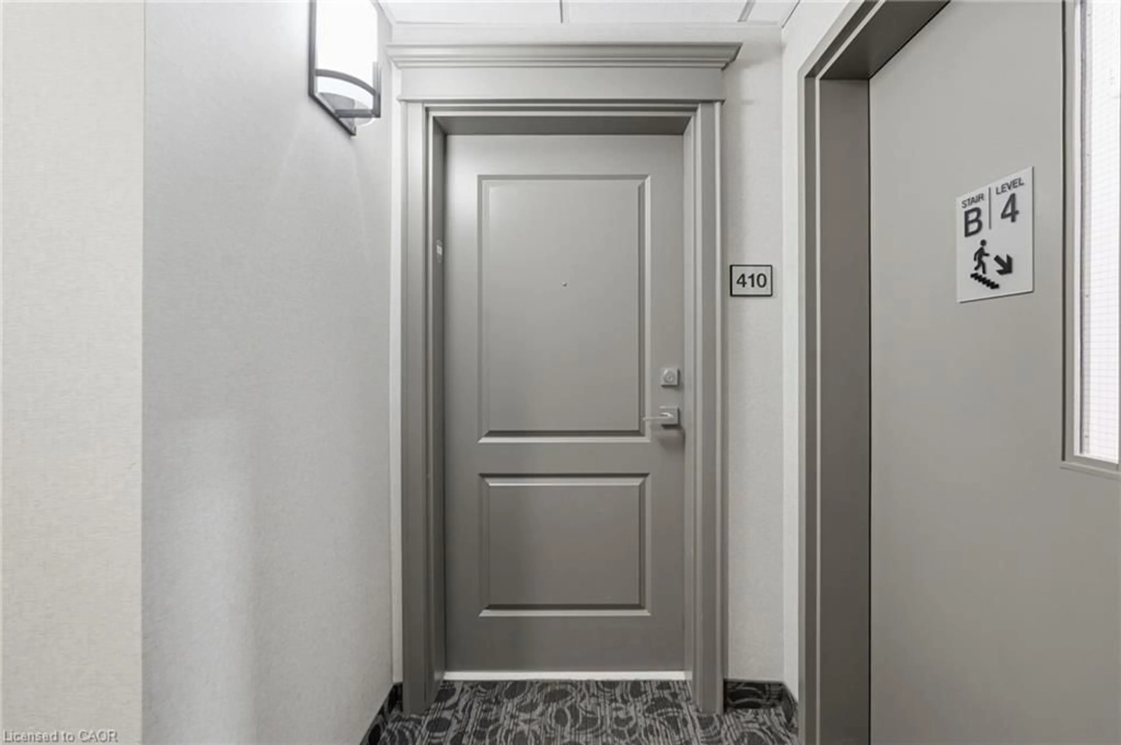 Indoor foyer for 101 Shoreview Pl #410, Stoney Creek Ontario L8E 0K2