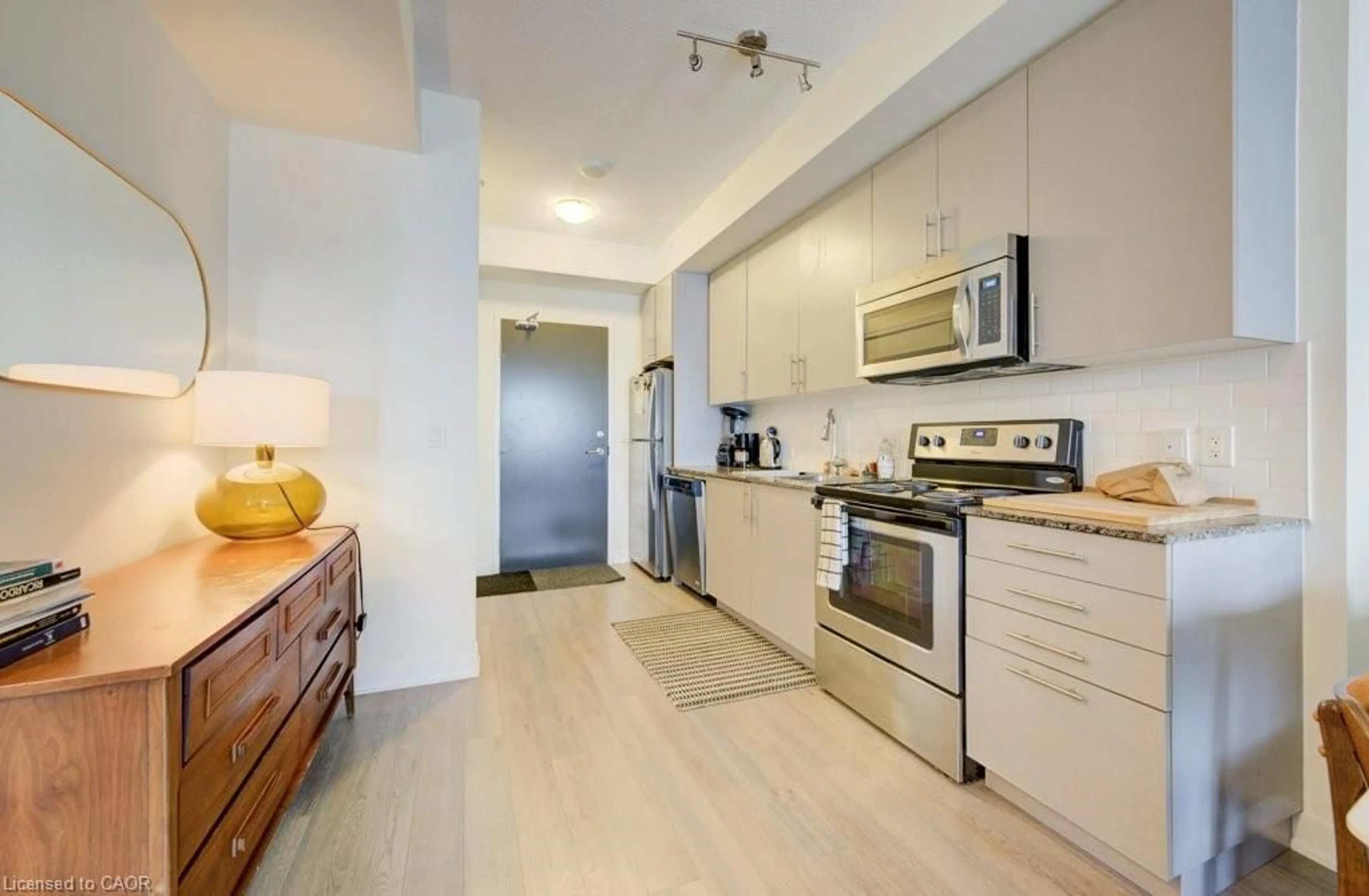Standard kitchen, unknown for 85 Duke St #1007, Kitchener Ontario N2G 1A6