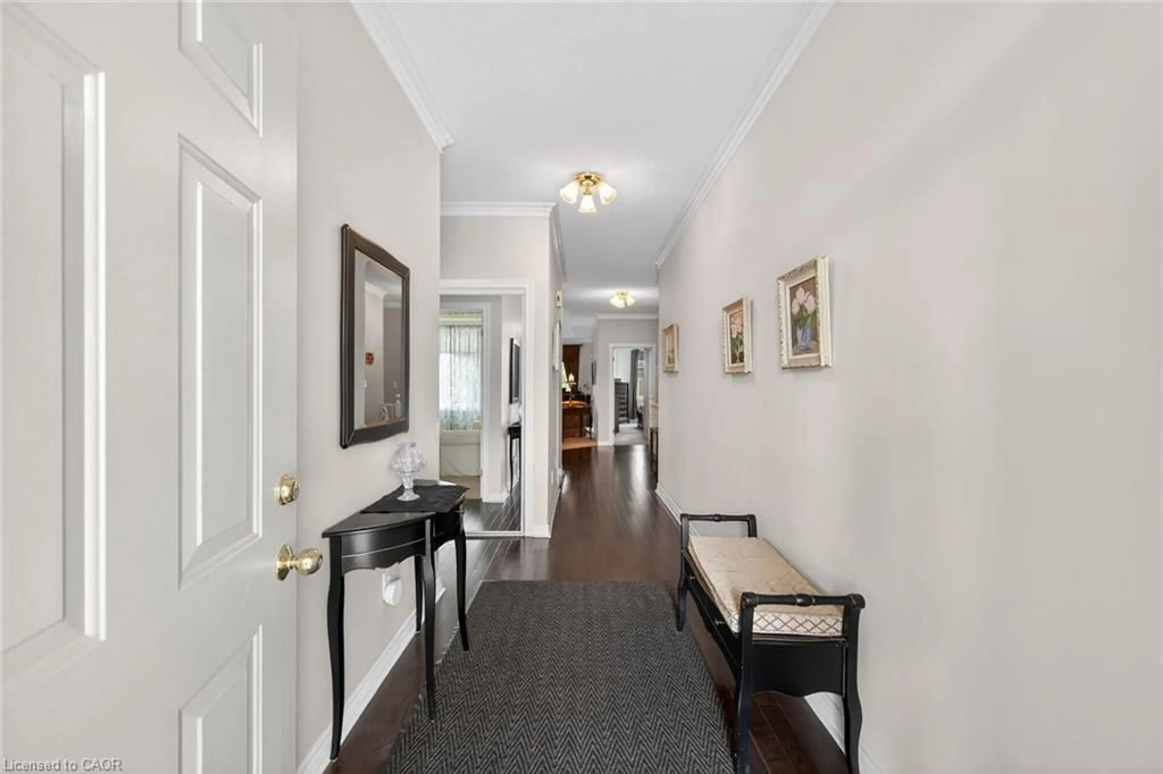 Indoor foyer for 44 Twentyplace Blvd, Mount Hope Ontario L0R 1W0