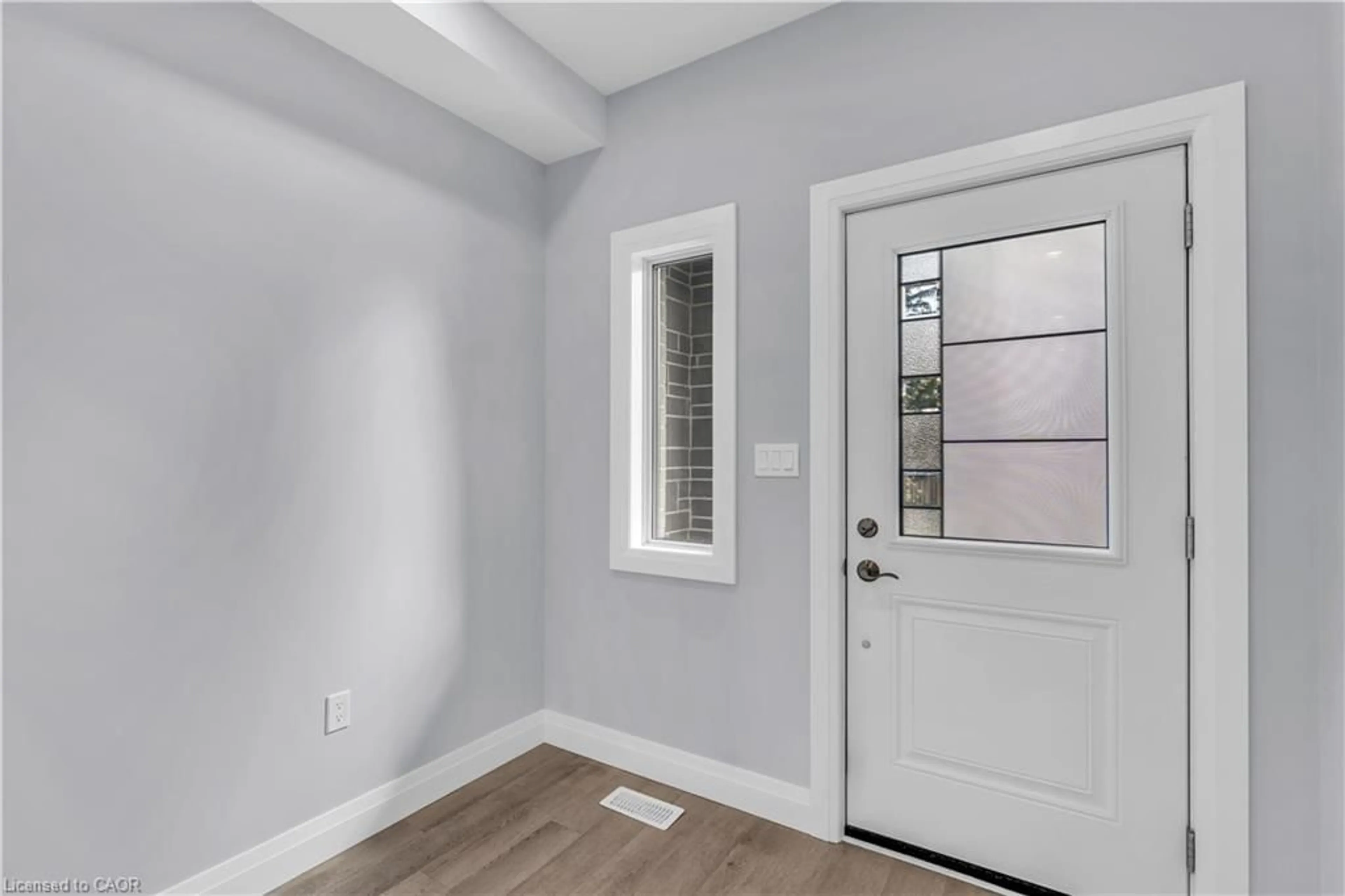 Indoor entryway for 275 James St #20, St. Marys Ontario N4X 1C6