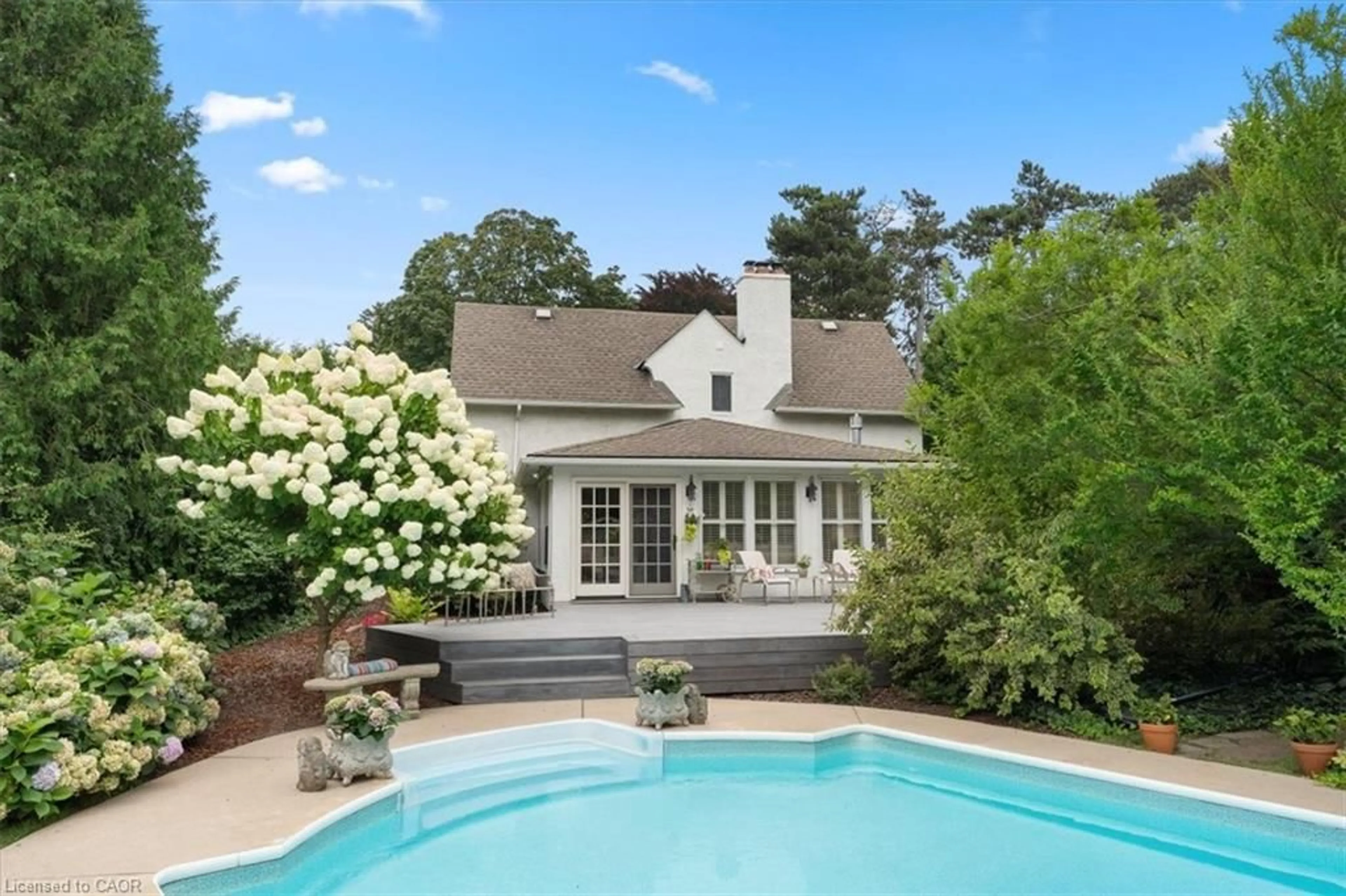 Pool for 3040 First St, Burlington Ontario L7N 1C3
