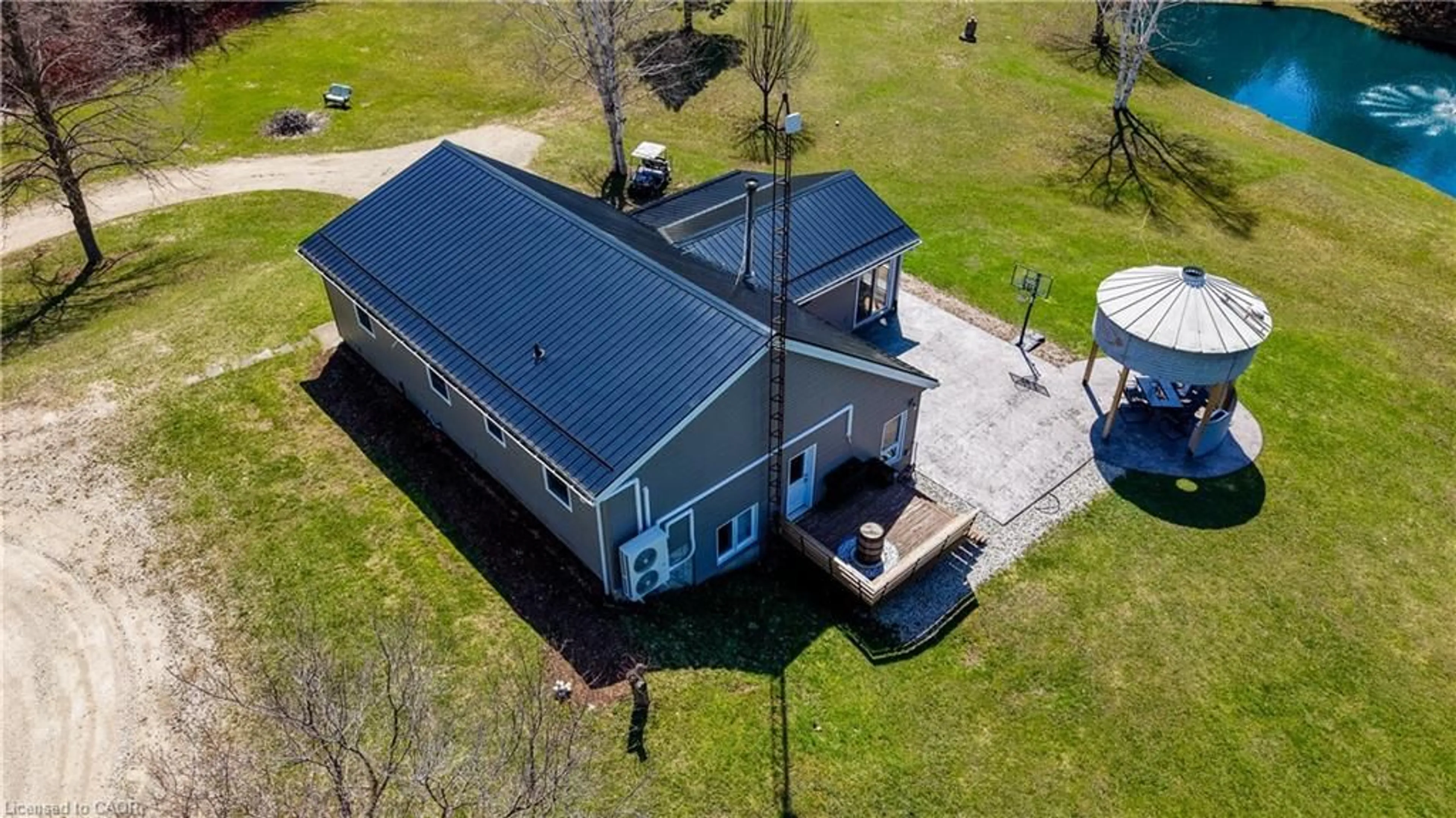 A pic from outside/outdoor area/front of a property/back of a property/a pic from drone, building for 471568 Southgate Srd 47, Southgate Ontario N0G 2L0