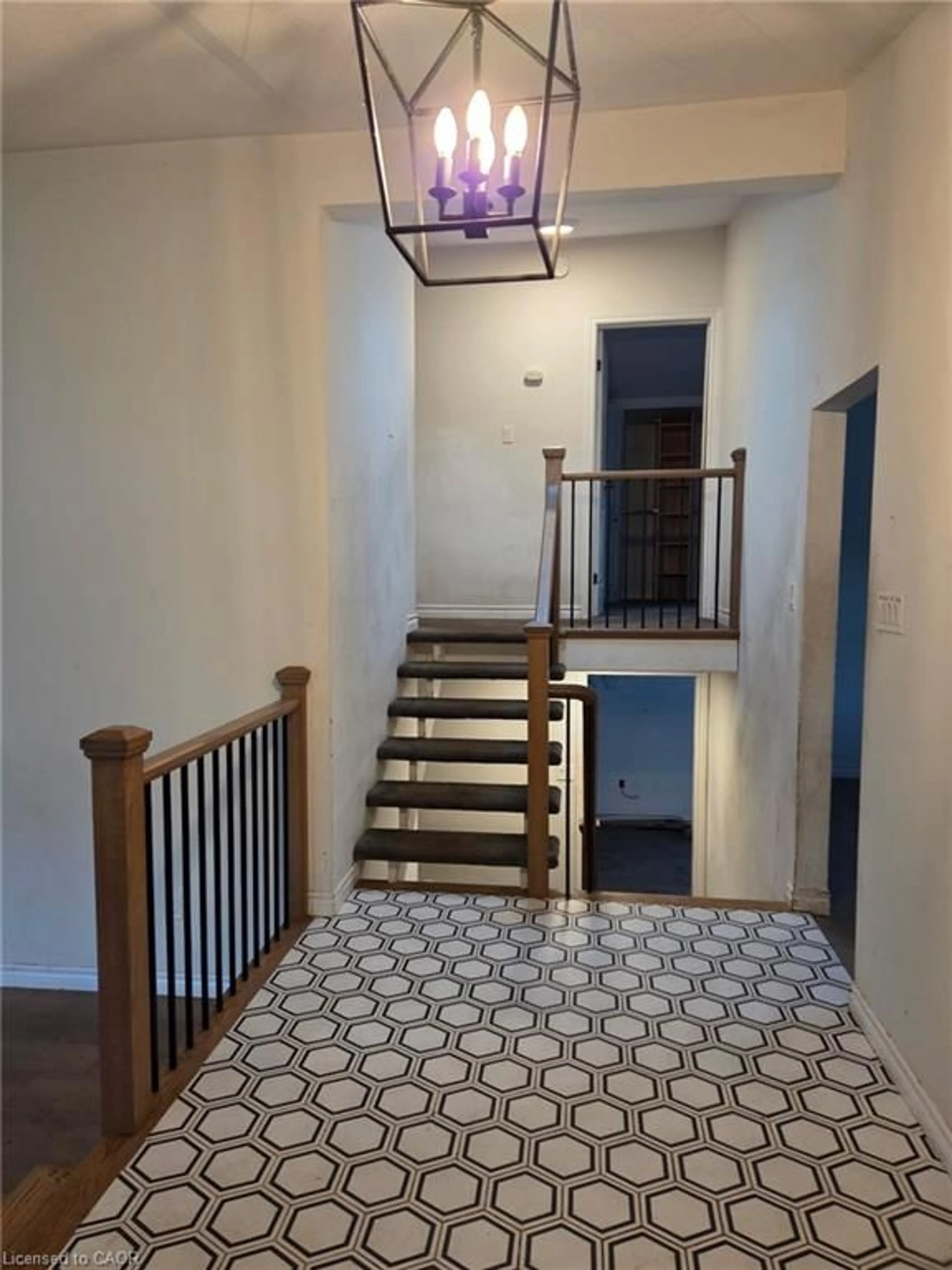 Indoor foyer for 456 Queen St, Mount Forest Ontario N0G 2L3