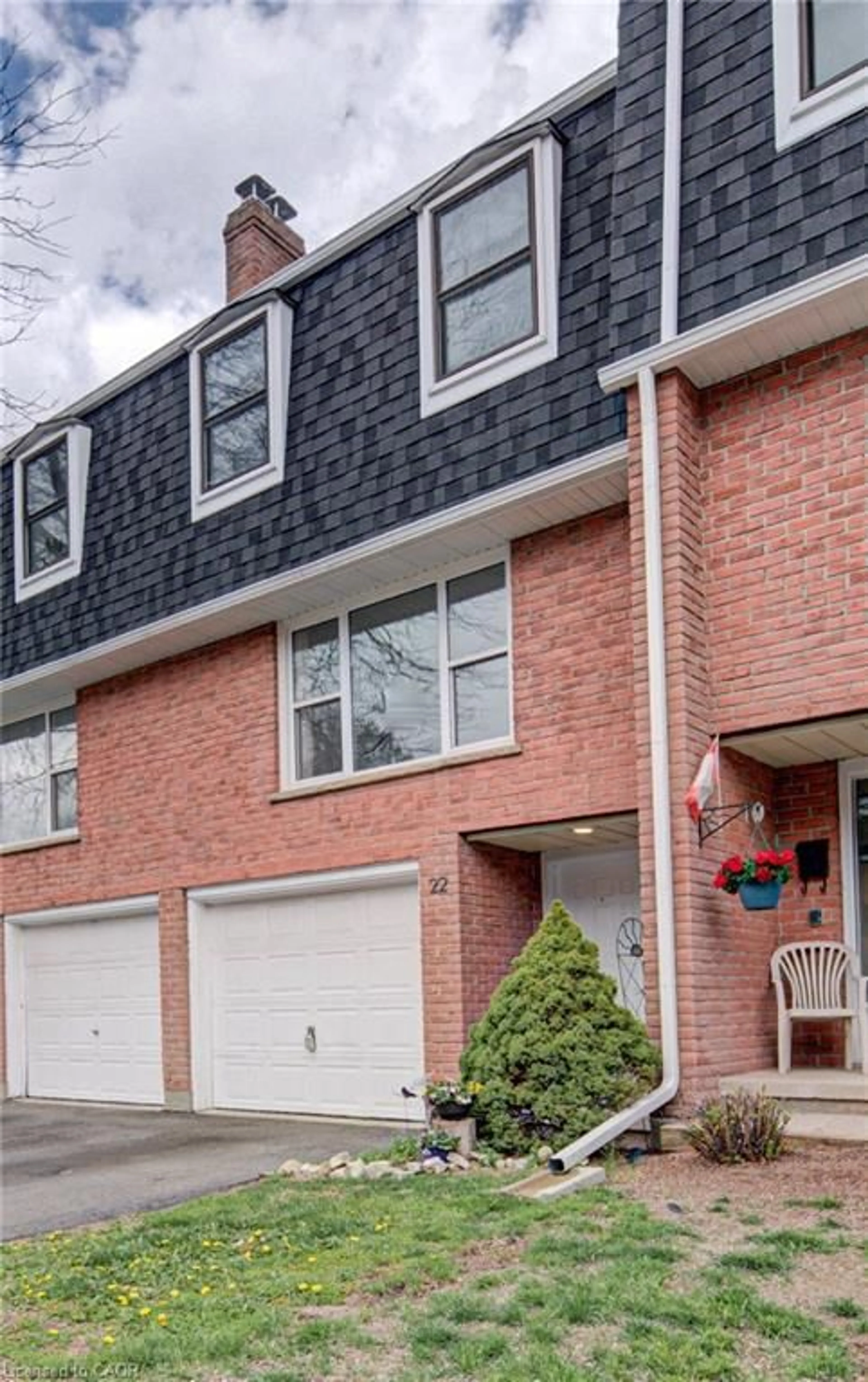 Home with brick exterior material, street for 100 Bluevale St #22, Waterloo Ontario N2J 4M9