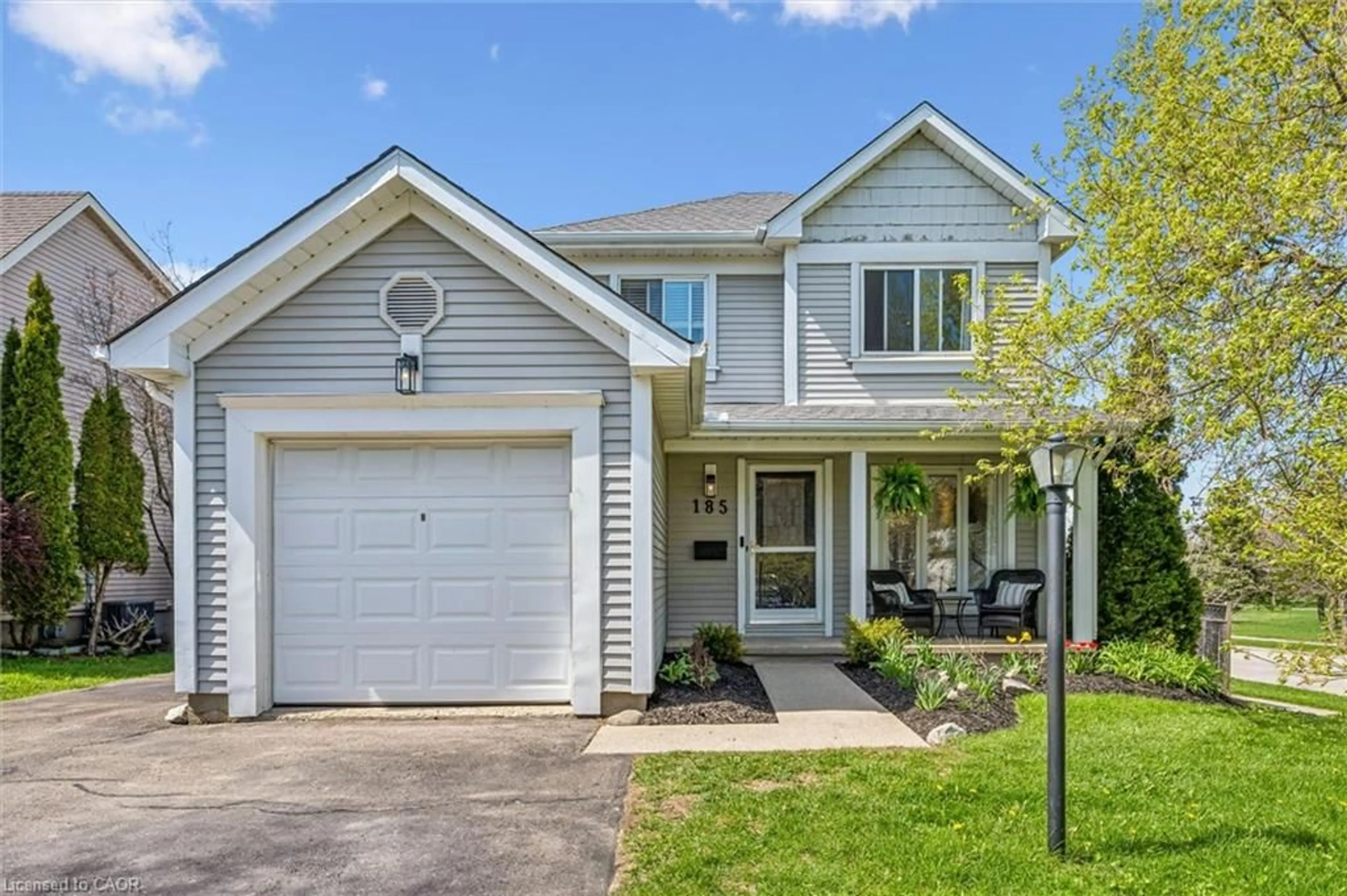 Home with vinyl exterior material, street for 185 Middlebury Dr, Waterloo Ontario N2T 2H8