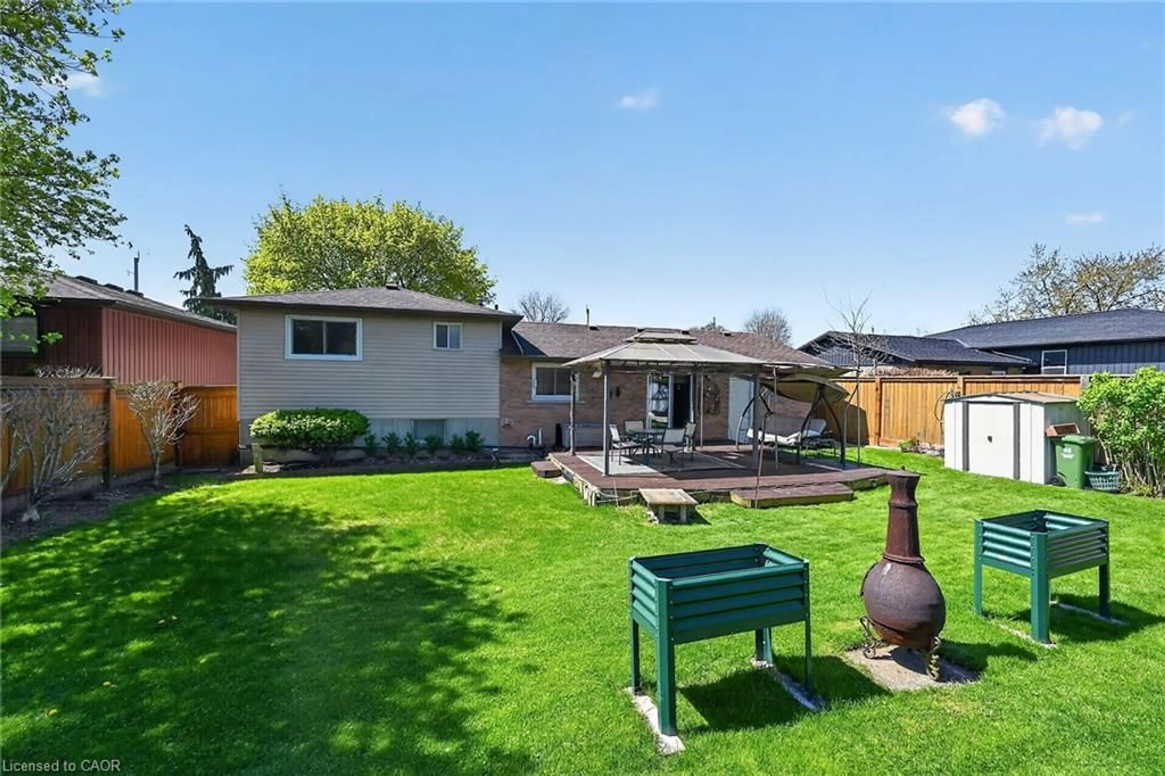 Unknown for 331 Maccrae Dr, Caledonia Ontario N3W 1K5