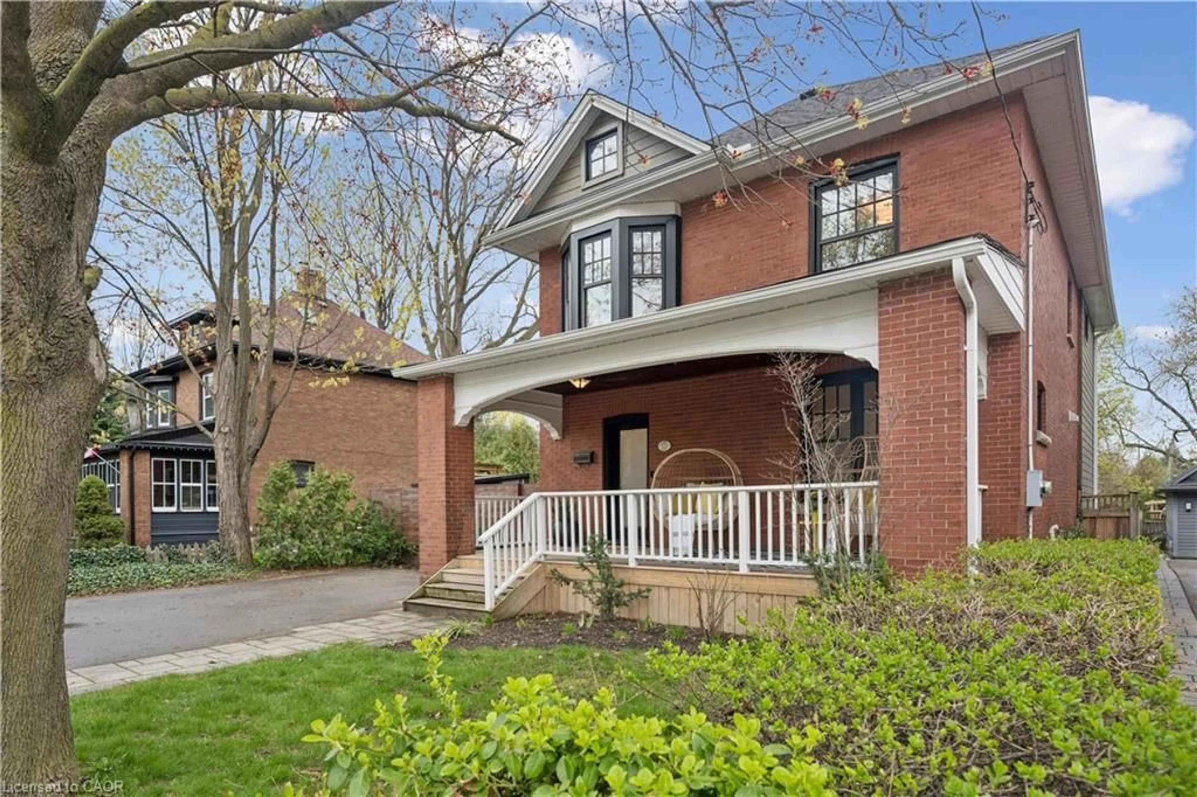 Home with brick exterior material, street for 518 Hager Ave, Burlington Ontario L7S 1P3