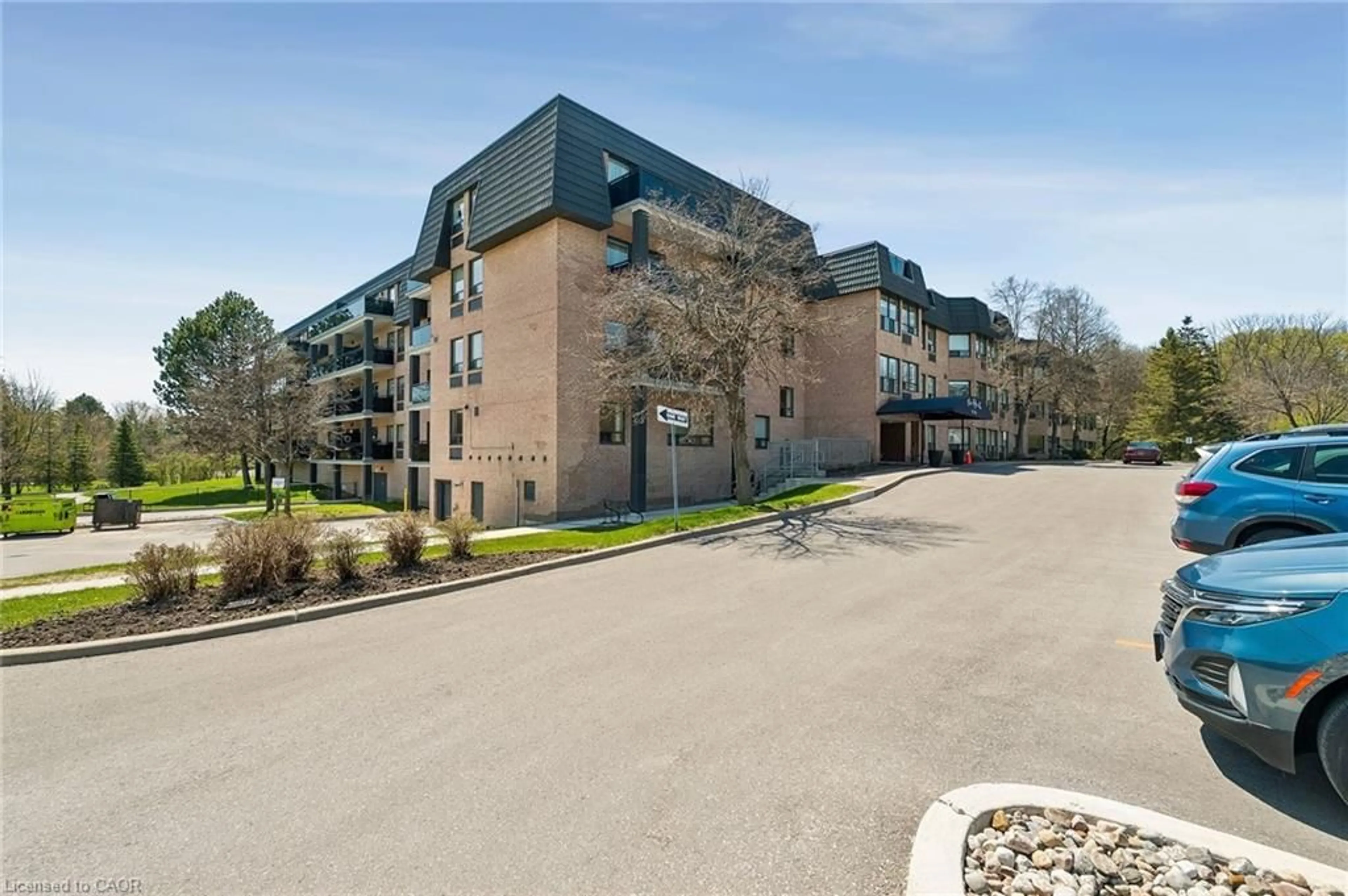 Unknown for 155 Main St #327, Newmarket Ontario L3Y 8C2