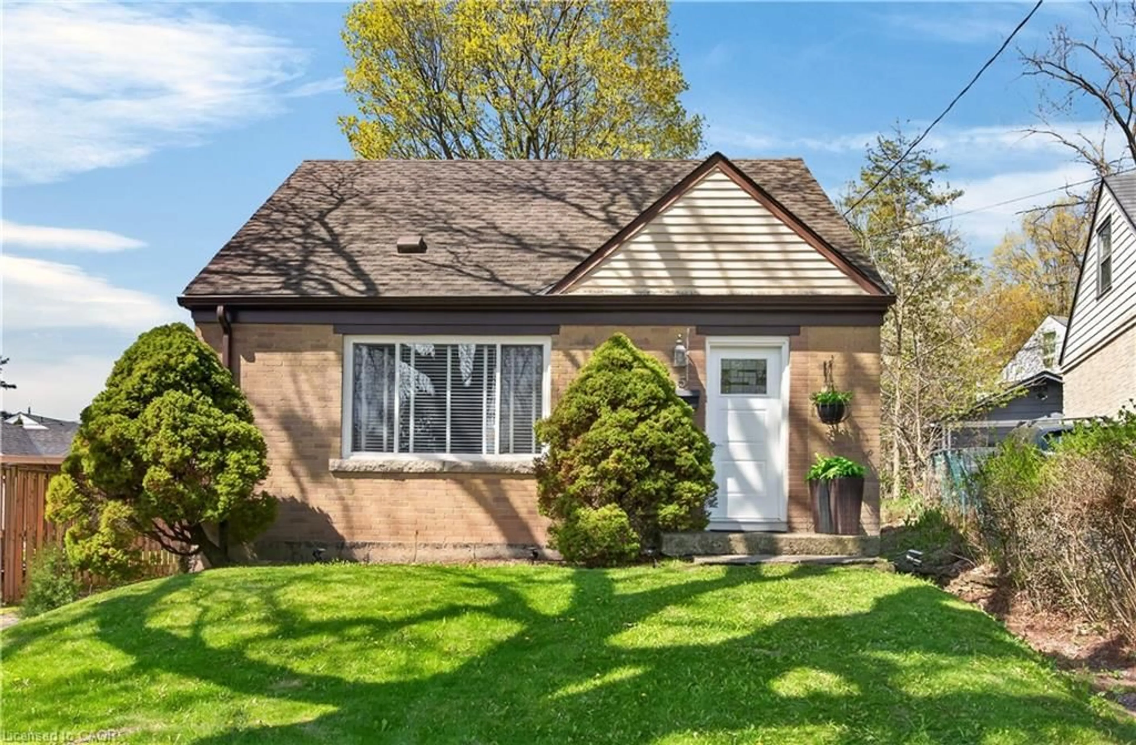Unknown for 5 Janis Crt, Dundas Ontario L9H 1S8