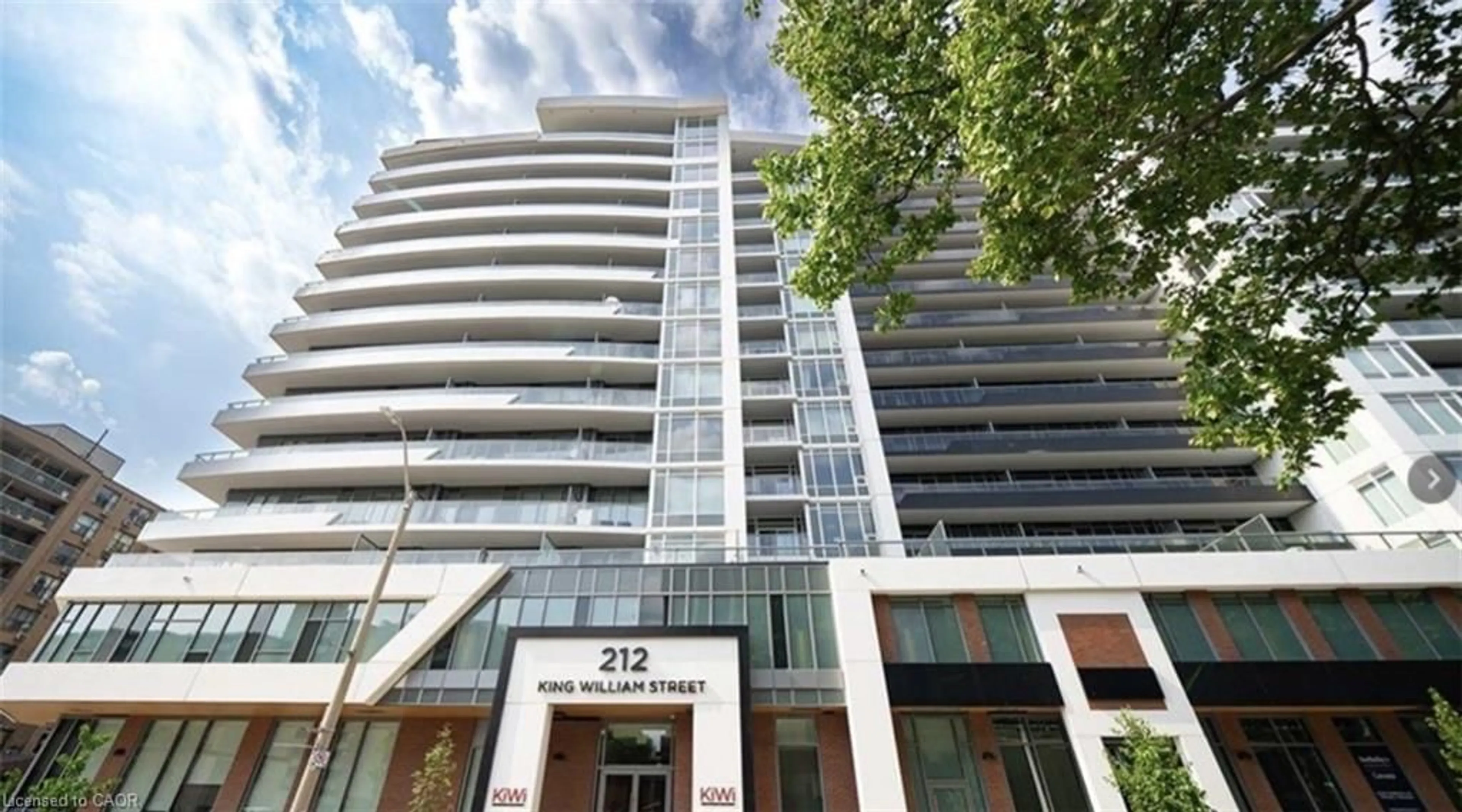Indoor foyer for 212 King William St #1109, Hamilton Ontario L8R 0A7