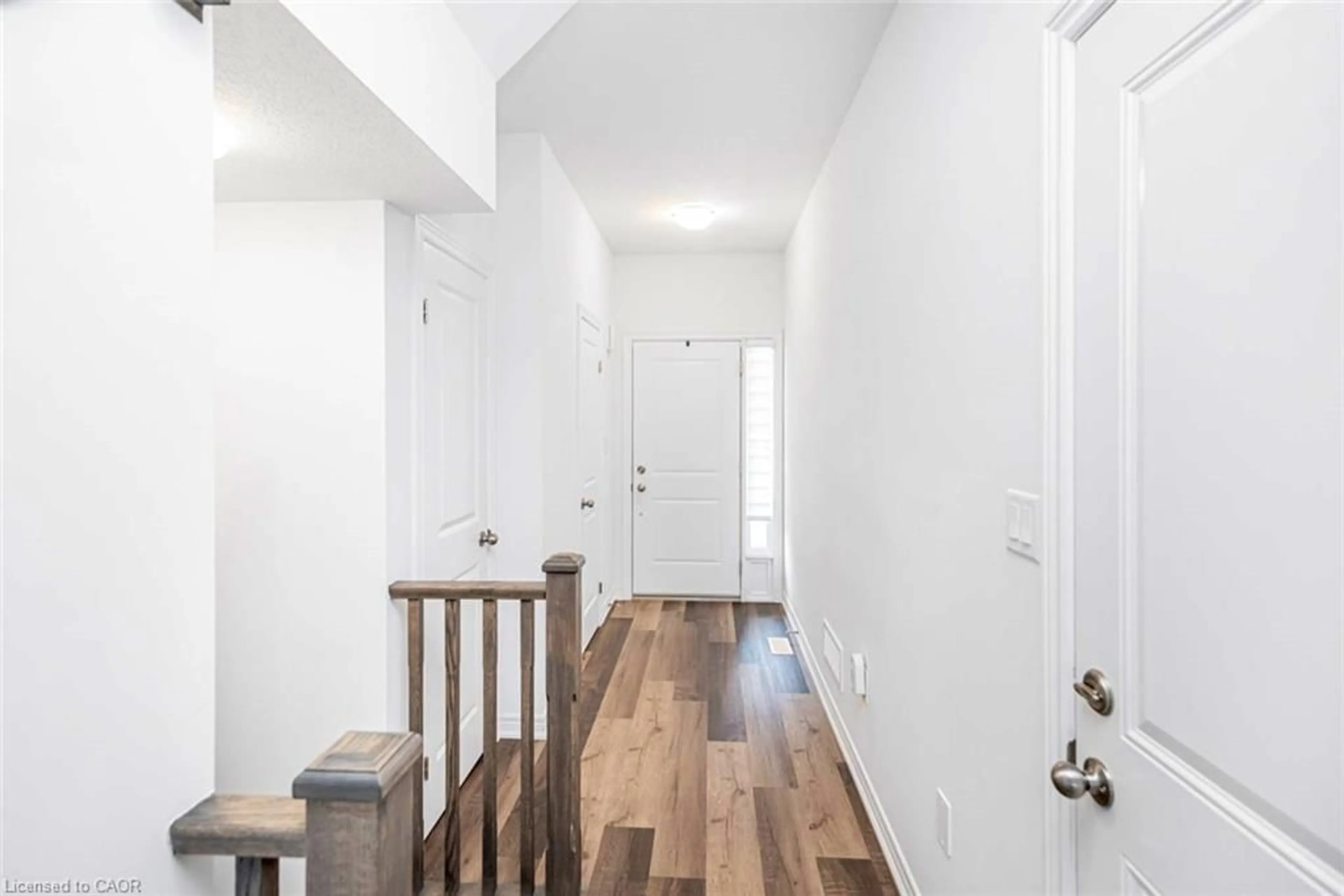 Indoor entryway for 59 Beasley Grove, Ancaster Ontario L9K 0J7