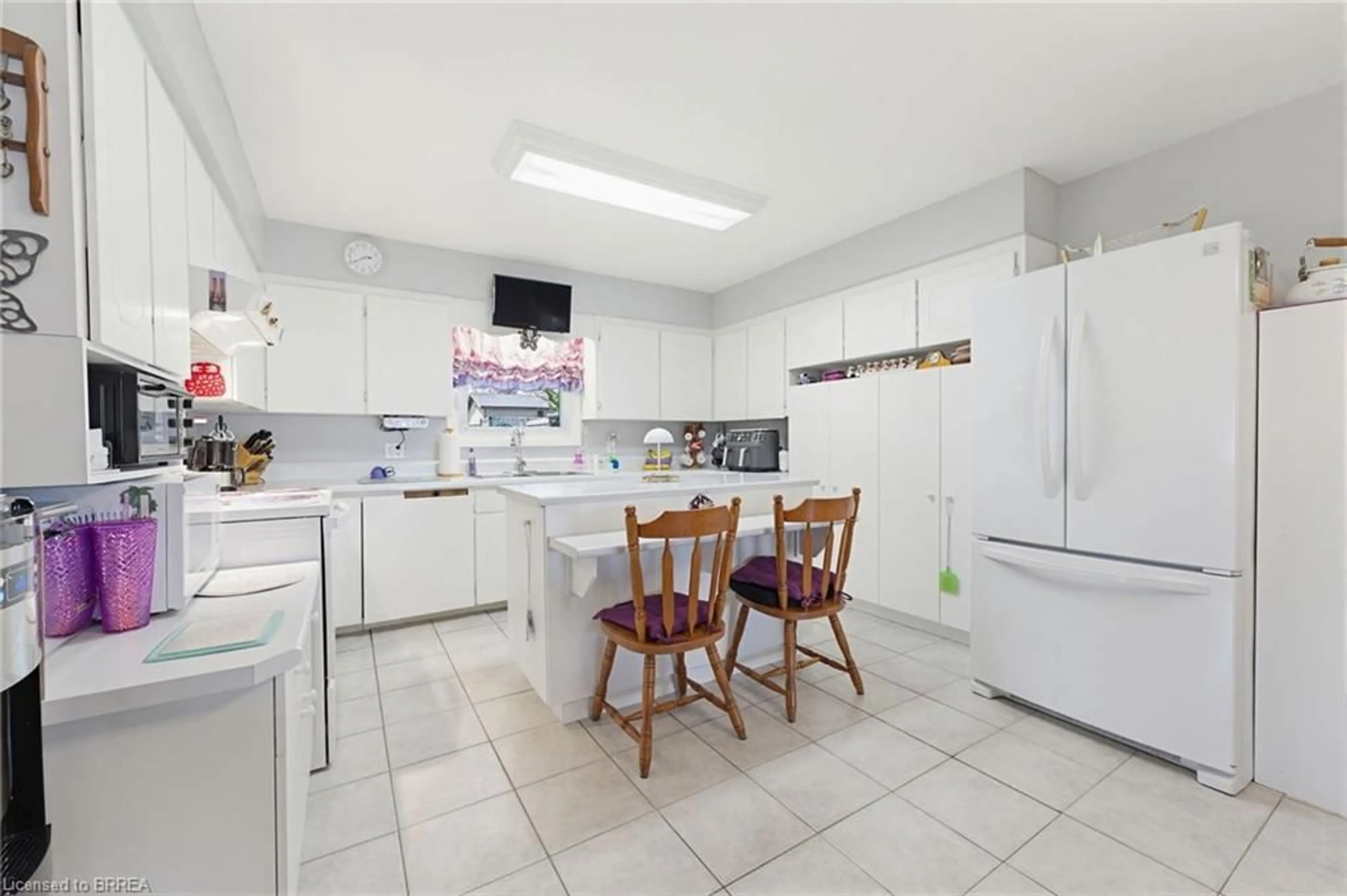 Standard kitchen, ceramic/tile floor for 2903 Haldimand Road 9 Rd, York Ontario N0A 1R0