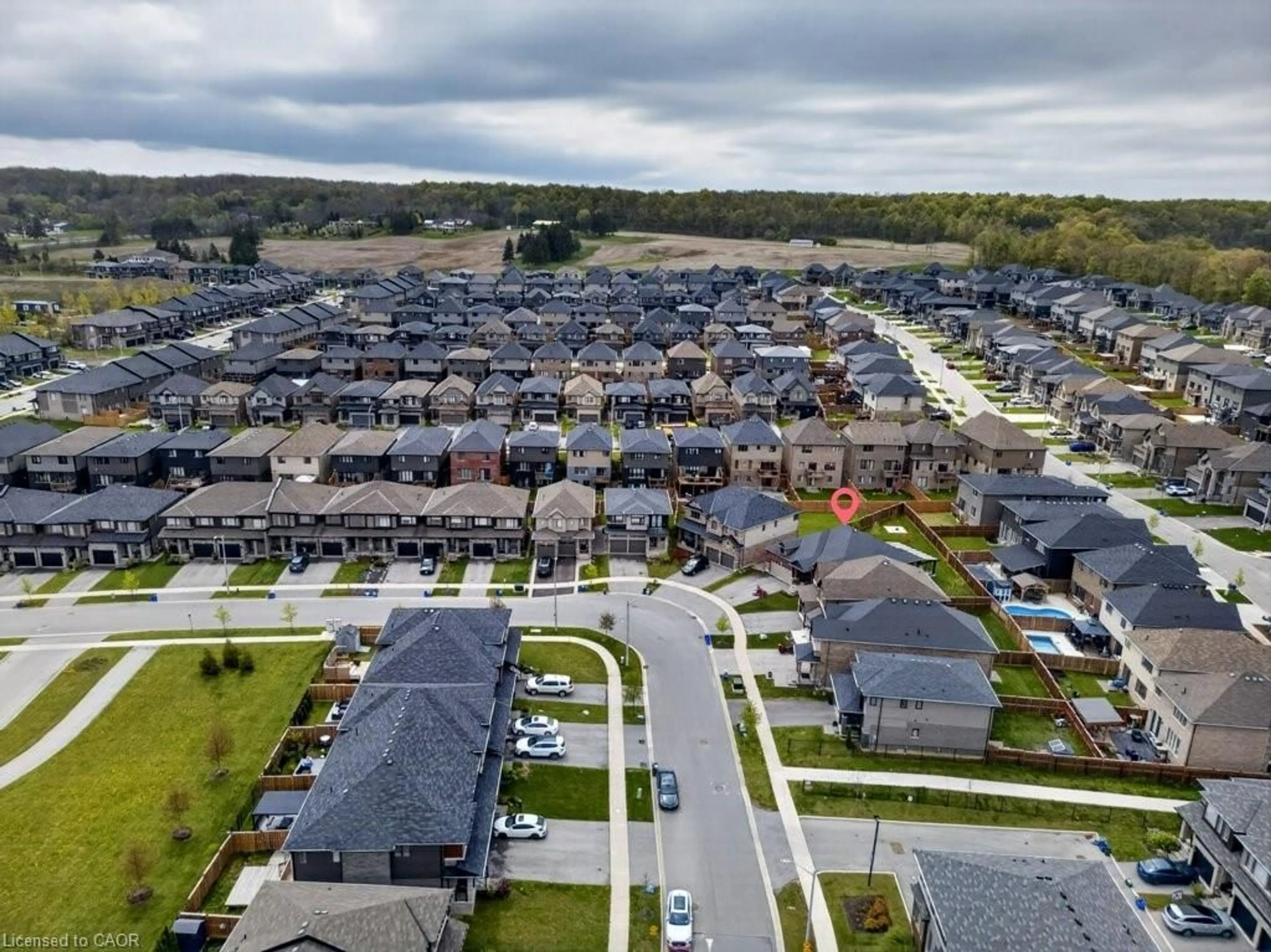 A pic from outside/outdoor area/front of a property/back of a property/a pic from drone, street for 5064 Connor Dr, Beamsville Ontario L3J 0S1
