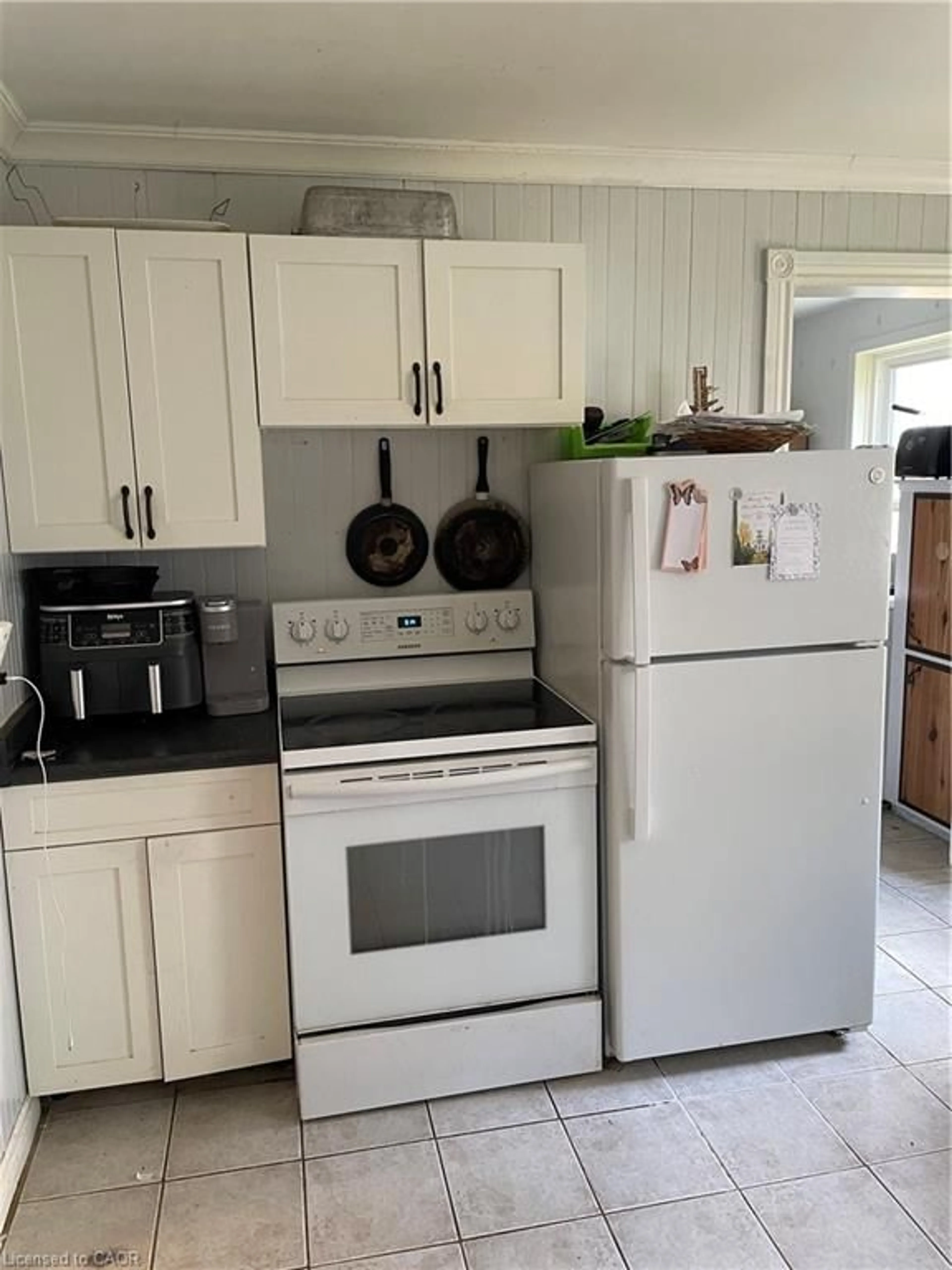 Standard kitchen, unknown for 54 Ellis St, Port Rowan Ontario N0E 1M0