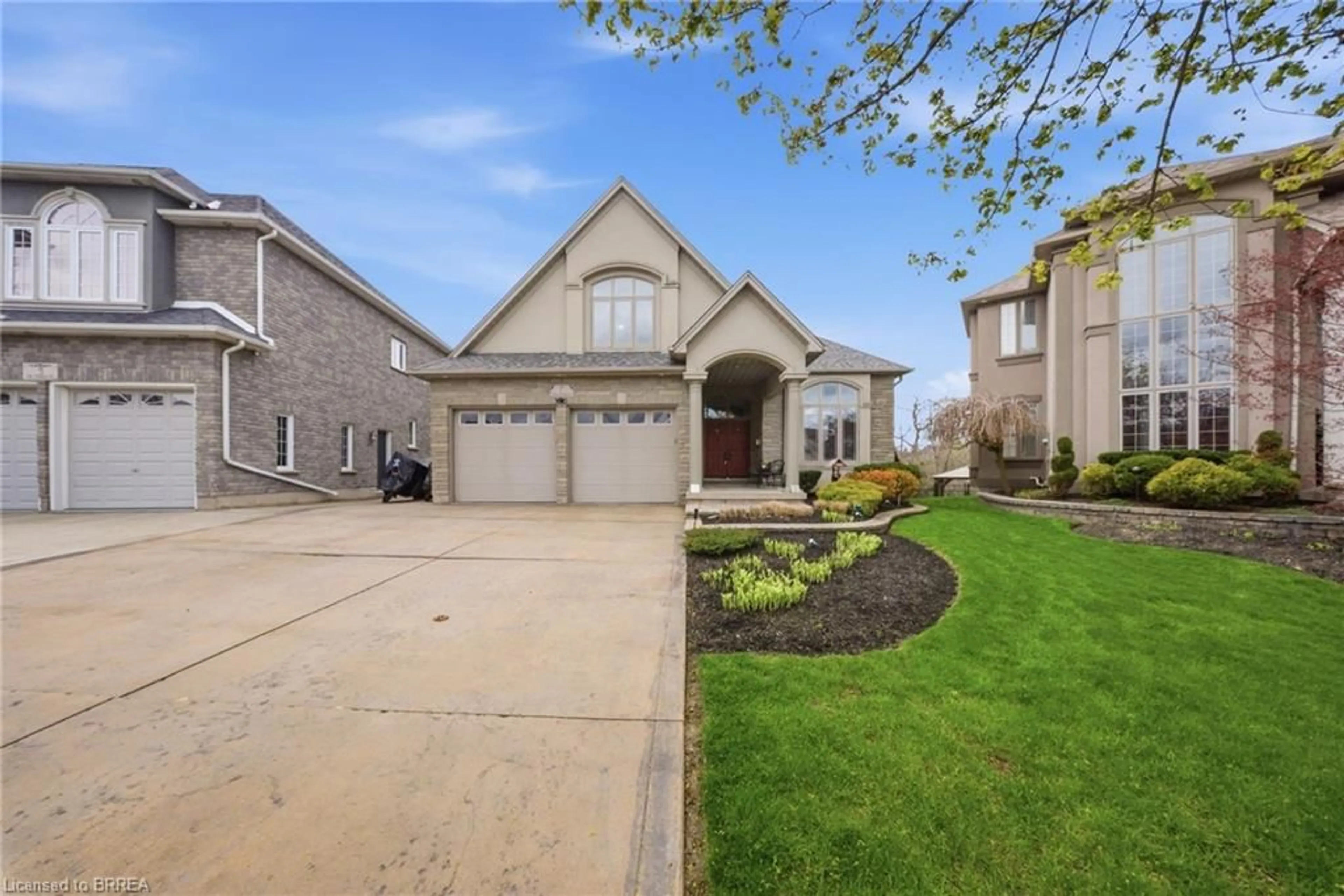 Unknown for 7 Tom Thomson Crt, Brantford Ontario N3R 7Z6