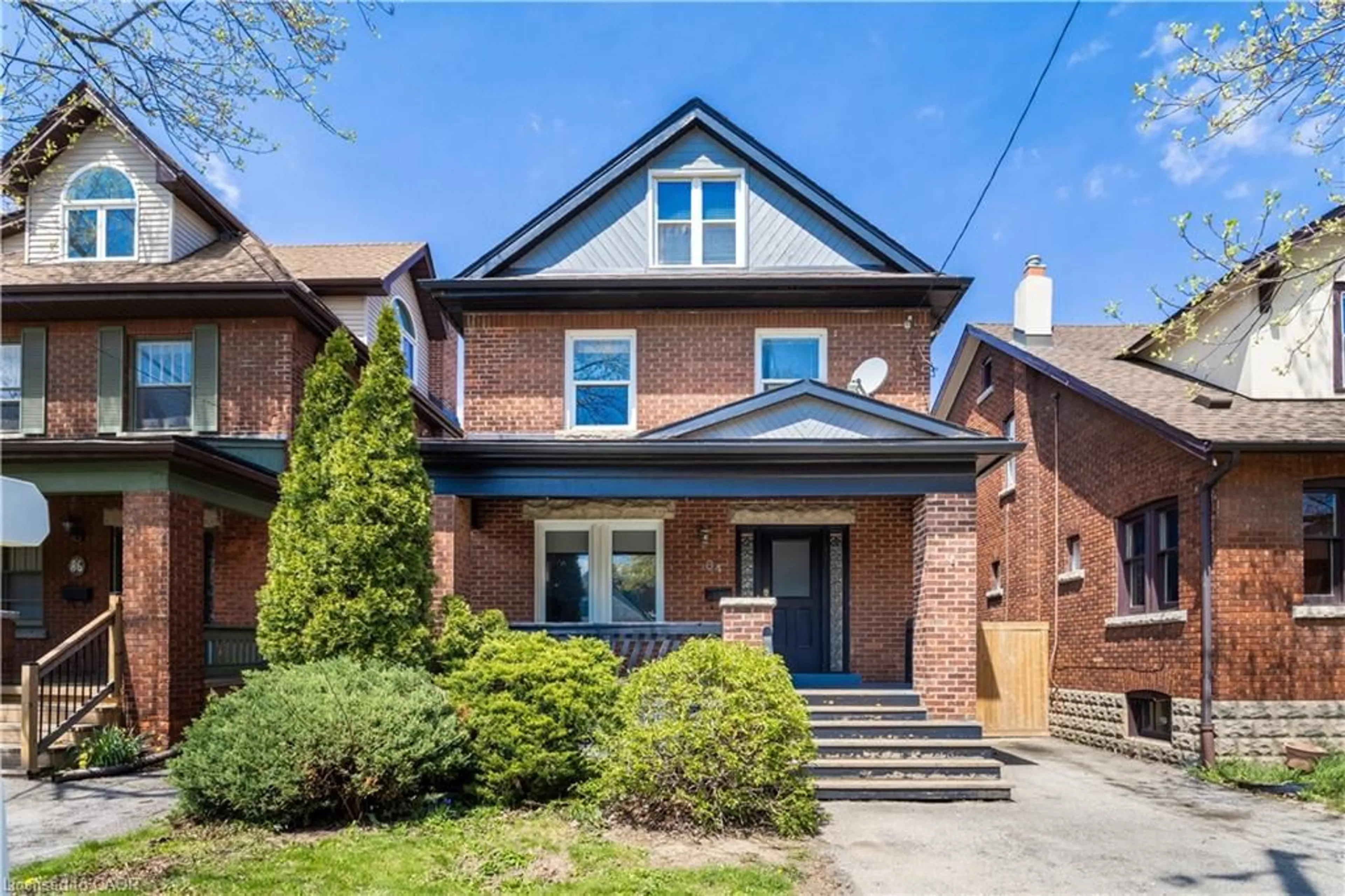 Home with brick exterior material, street for 84 South Oval, Hamilton Ontario L8S 1R1