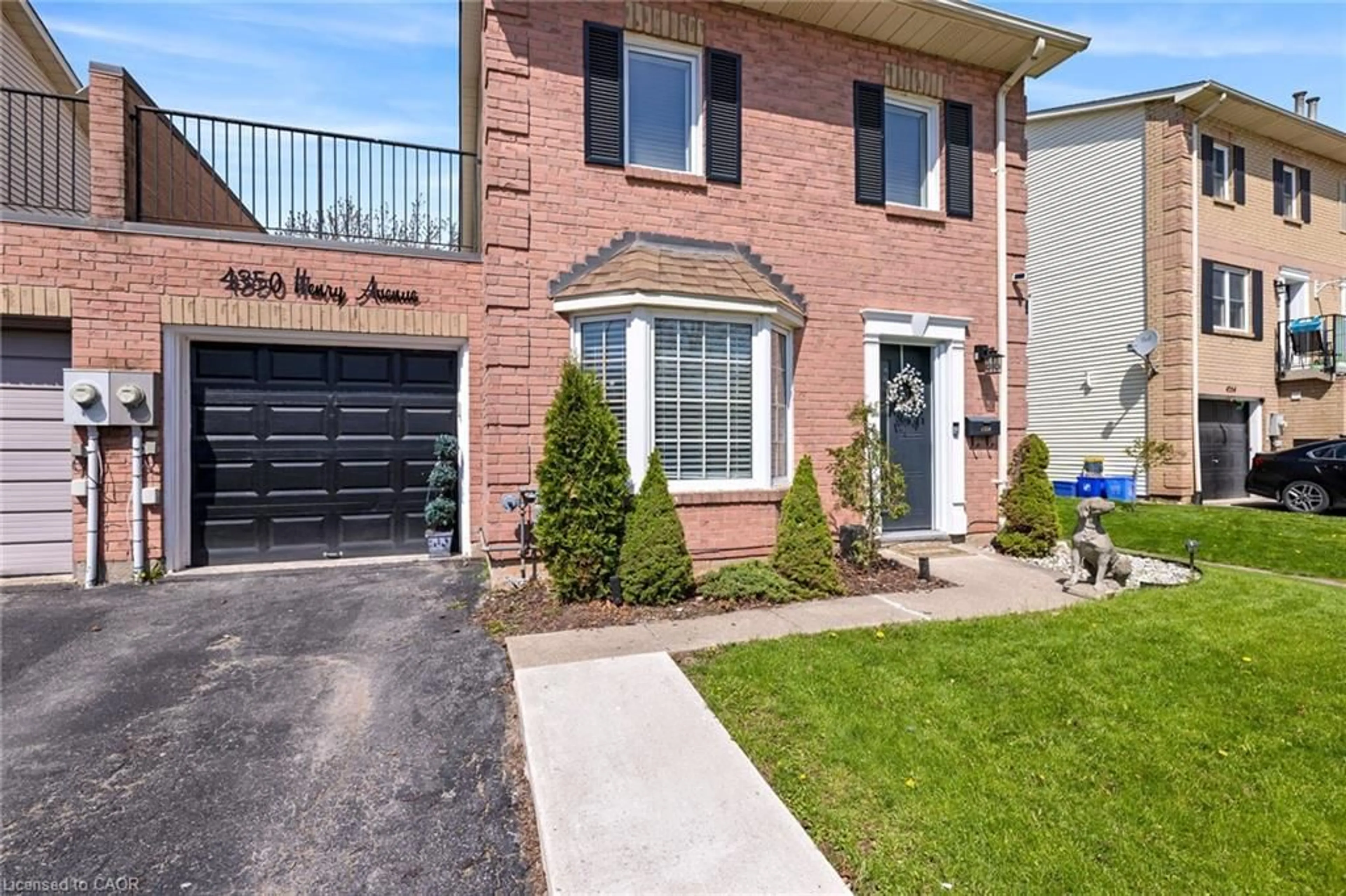 Home with brick exterior material, street for 4350 Henry Ave, Beamsville Ontario L3J 0P4