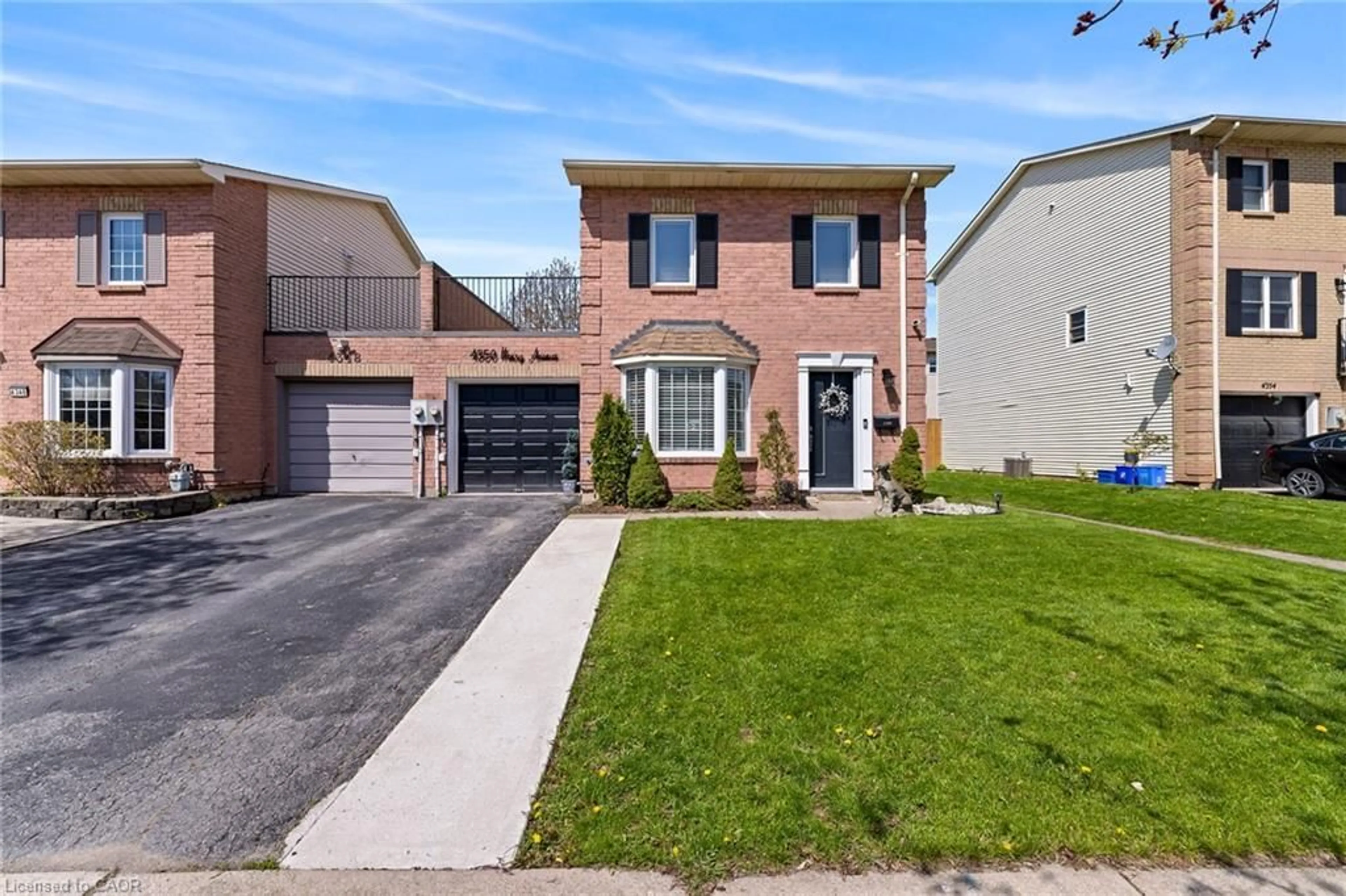 Home with brick exterior material, street for 4350 Henry Ave, Beamsville Ontario L3J 0P4
