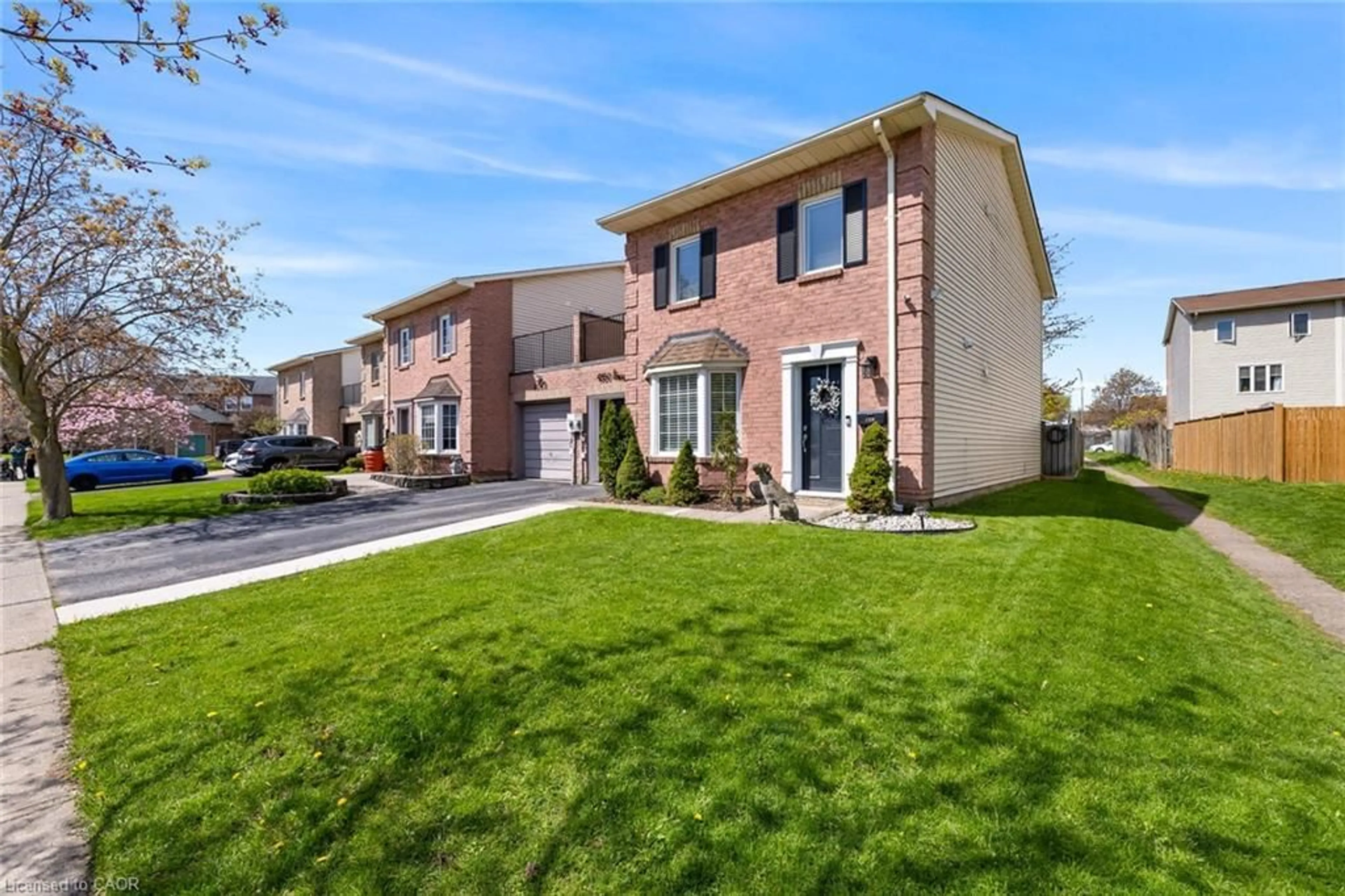 Home with brick exterior material, street for 4350 Henry Ave, Beamsville Ontario L3J 0P4