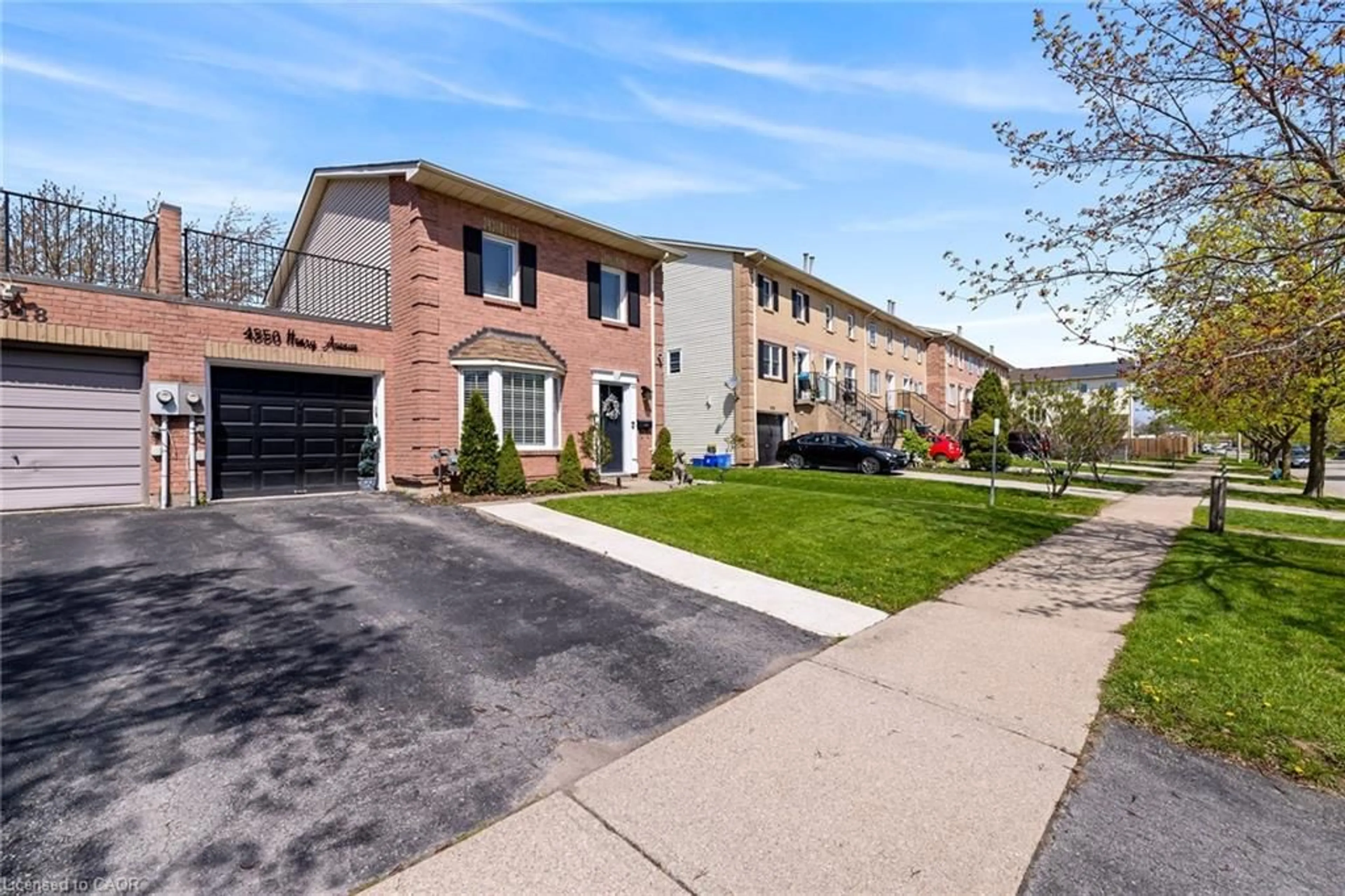 Home with brick exterior material, street for 4350 Henry Ave, Beamsville Ontario L3J 0P4