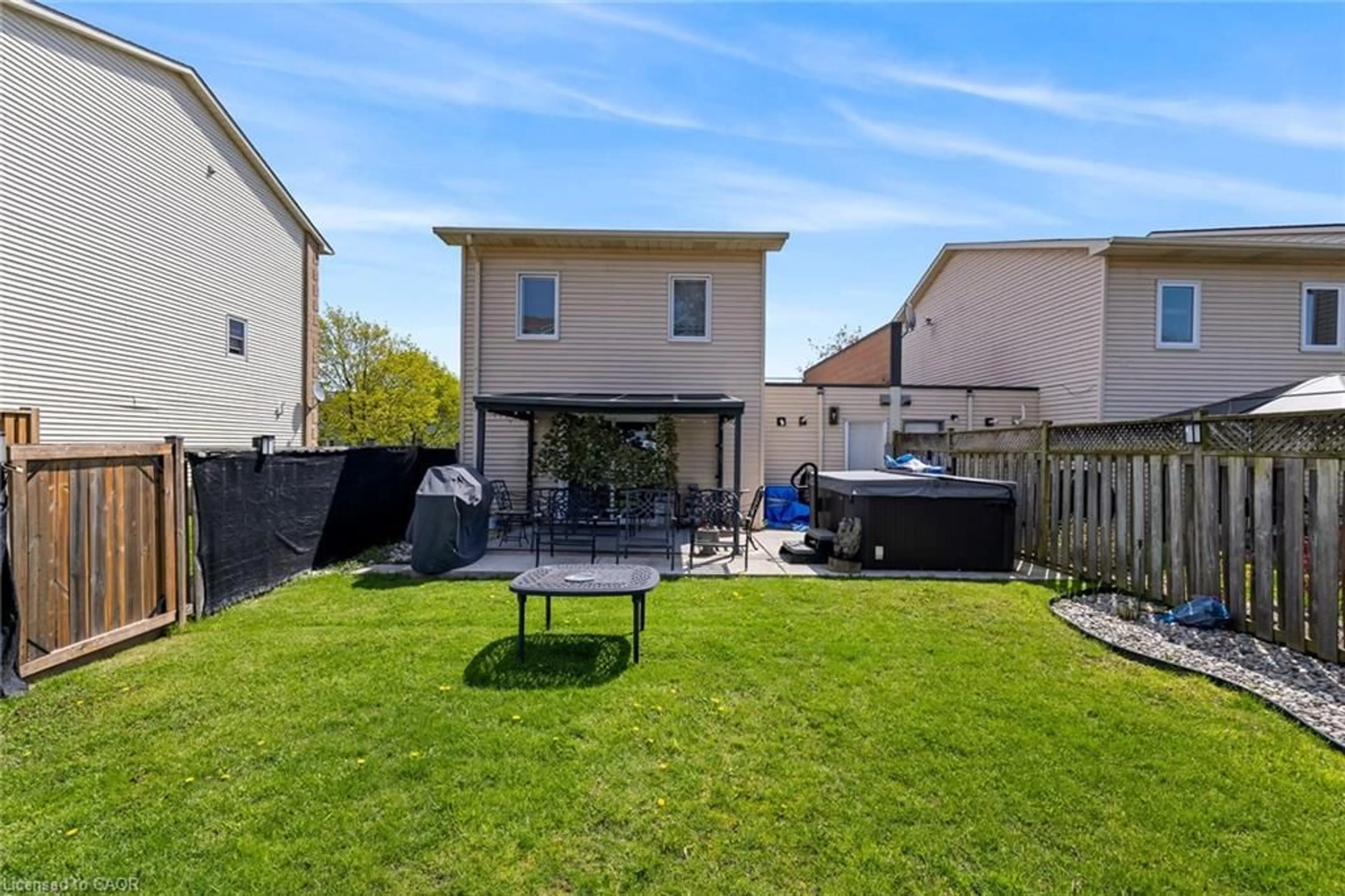 Patio, street for 4350 Henry Ave, Beamsville Ontario L3J 0P4