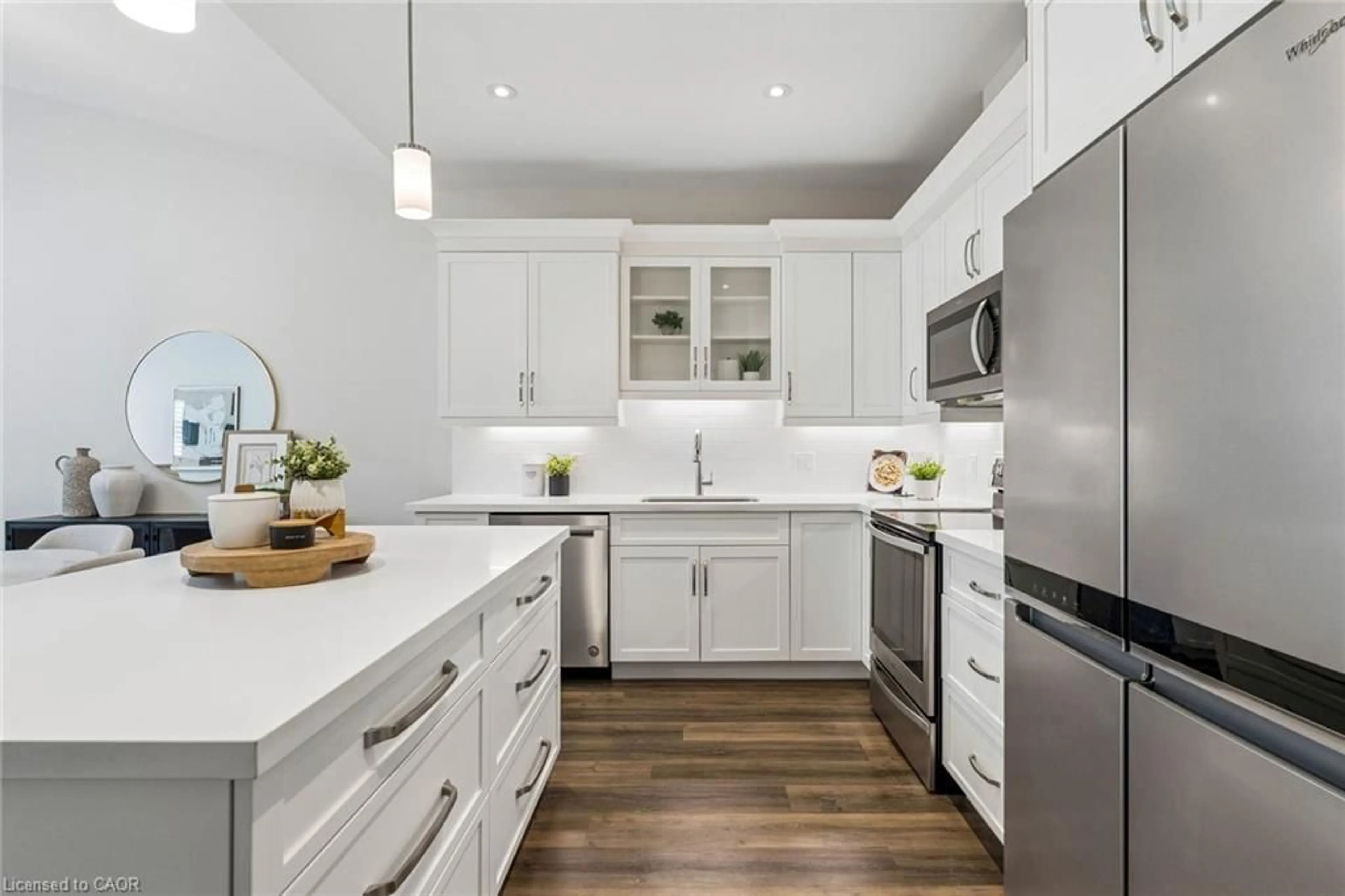 Open concept kitchen, ceramic/tile floor for 525 Niagara St Pkg St, St. Catharines Ontario L2M 0C5