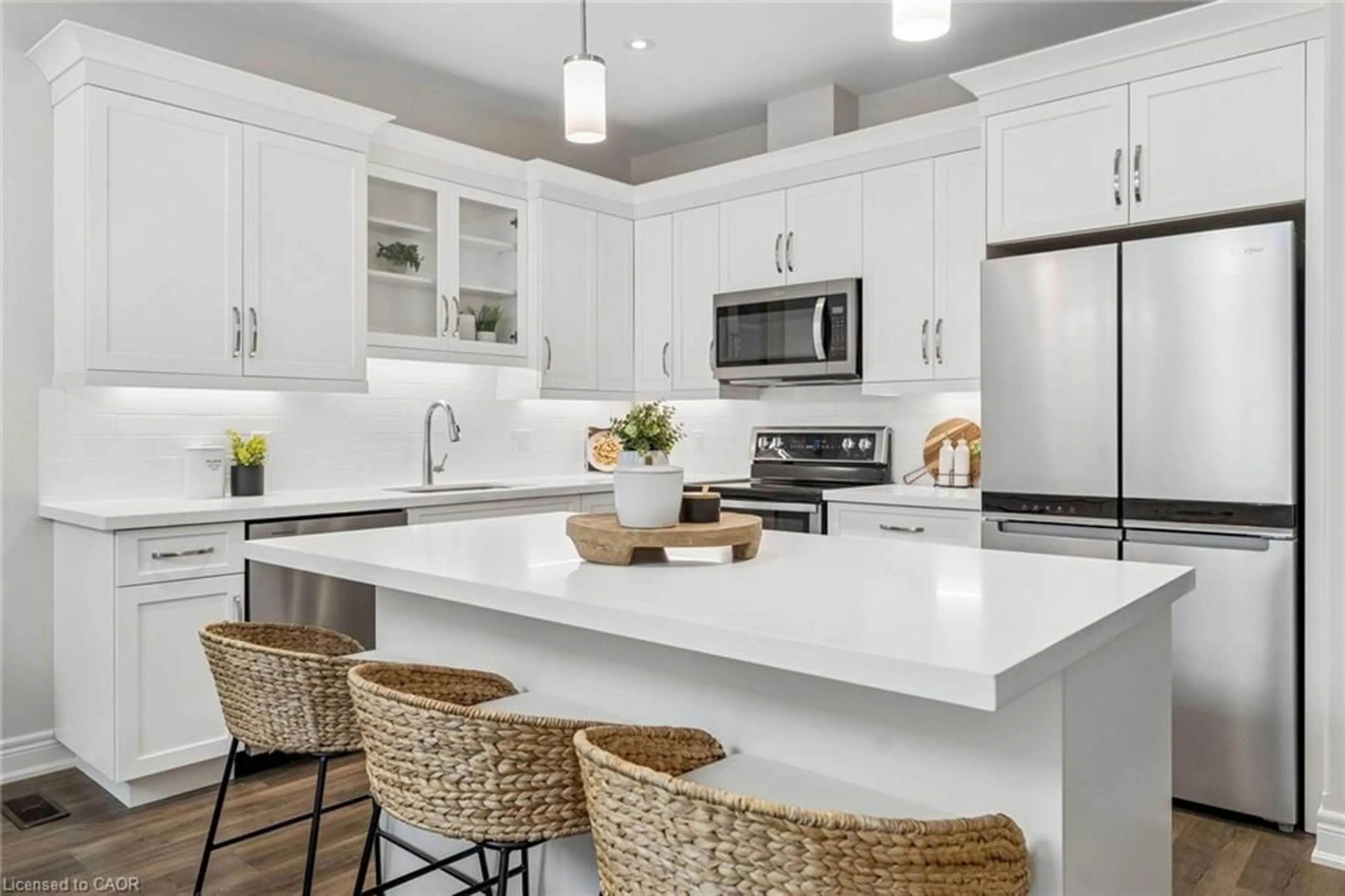 Open concept kitchen, ceramic/tile floor for 525 Niagara St Pkg St, St. Catharines Ontario L2M 0C5