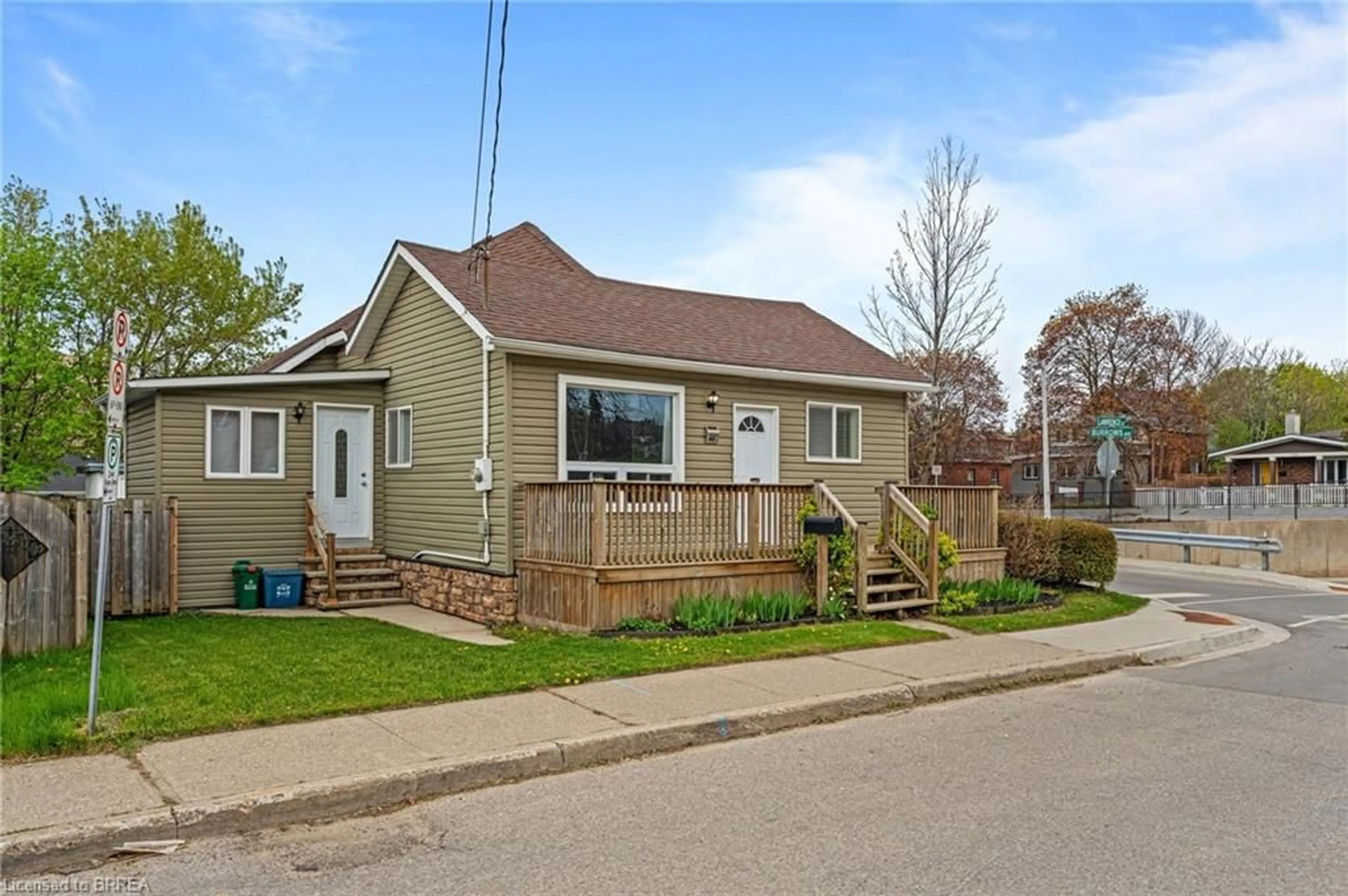 Unknown for 44 Lawrence St, Brantford Ontario N3R 1A7
