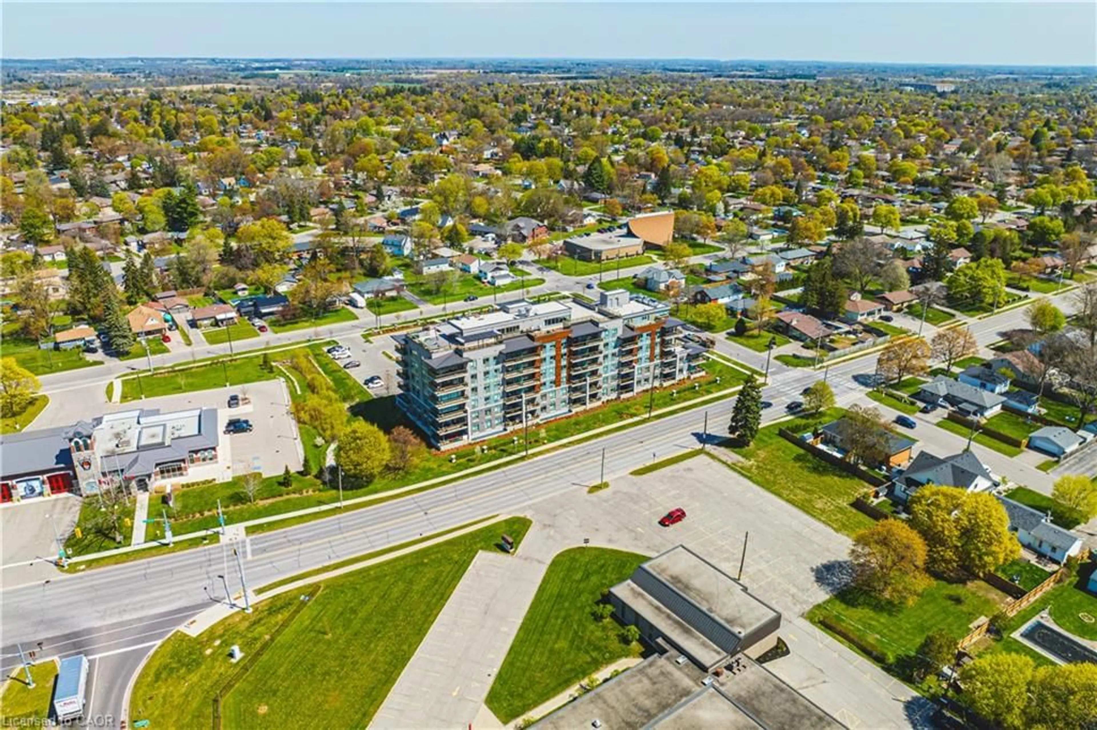 A pic from outside/outdoor area/front of a property/back of a property/a pic from drone, unknown for 34 Norman St #111, Brantford Ontario N3R 2Y1