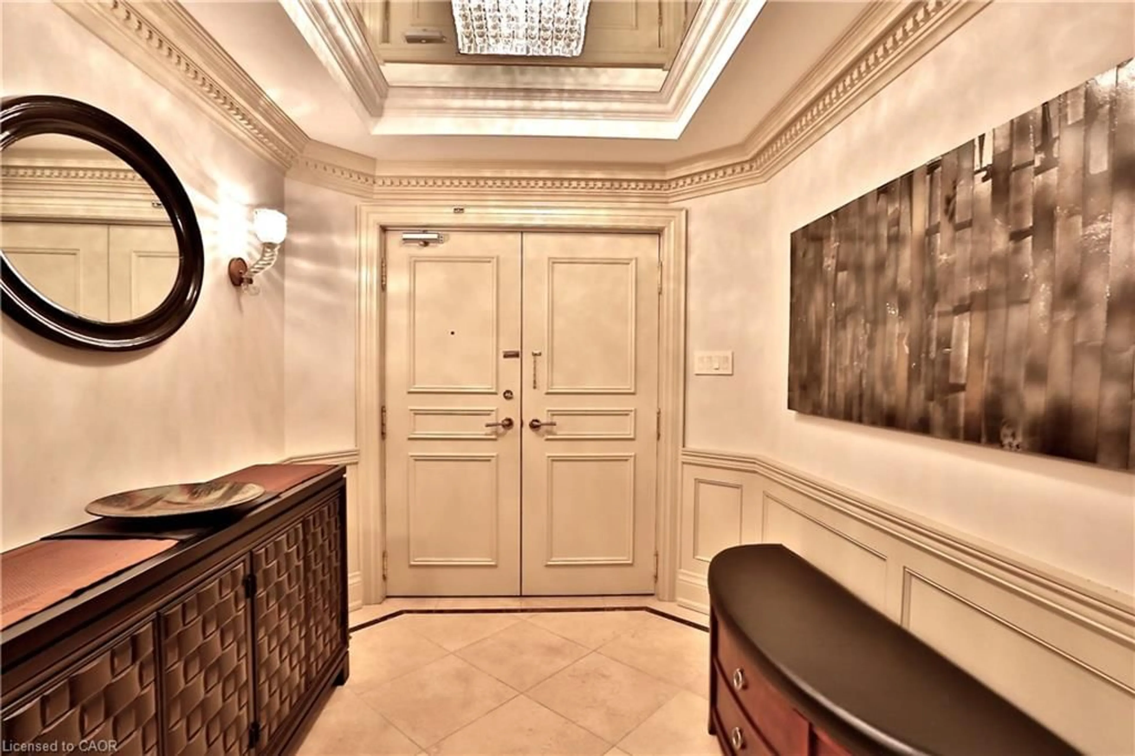 Indoor foyer for 2045 Lakeshore Blvd #4107, Toronto Ontario M8V 2Z6