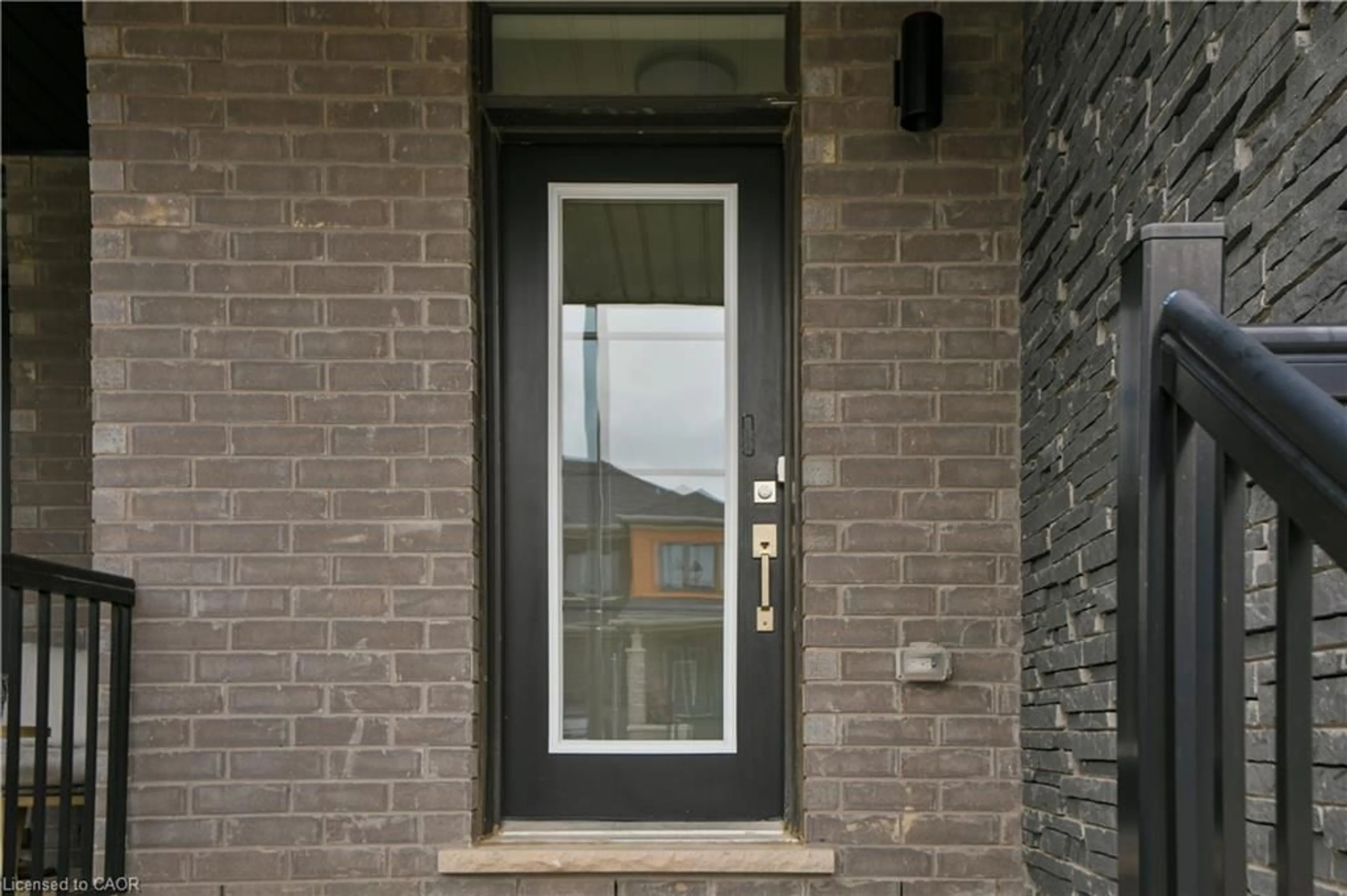 Indoor entryway for 4 Owl Lane, Caledonia Ontario N3W 0G4