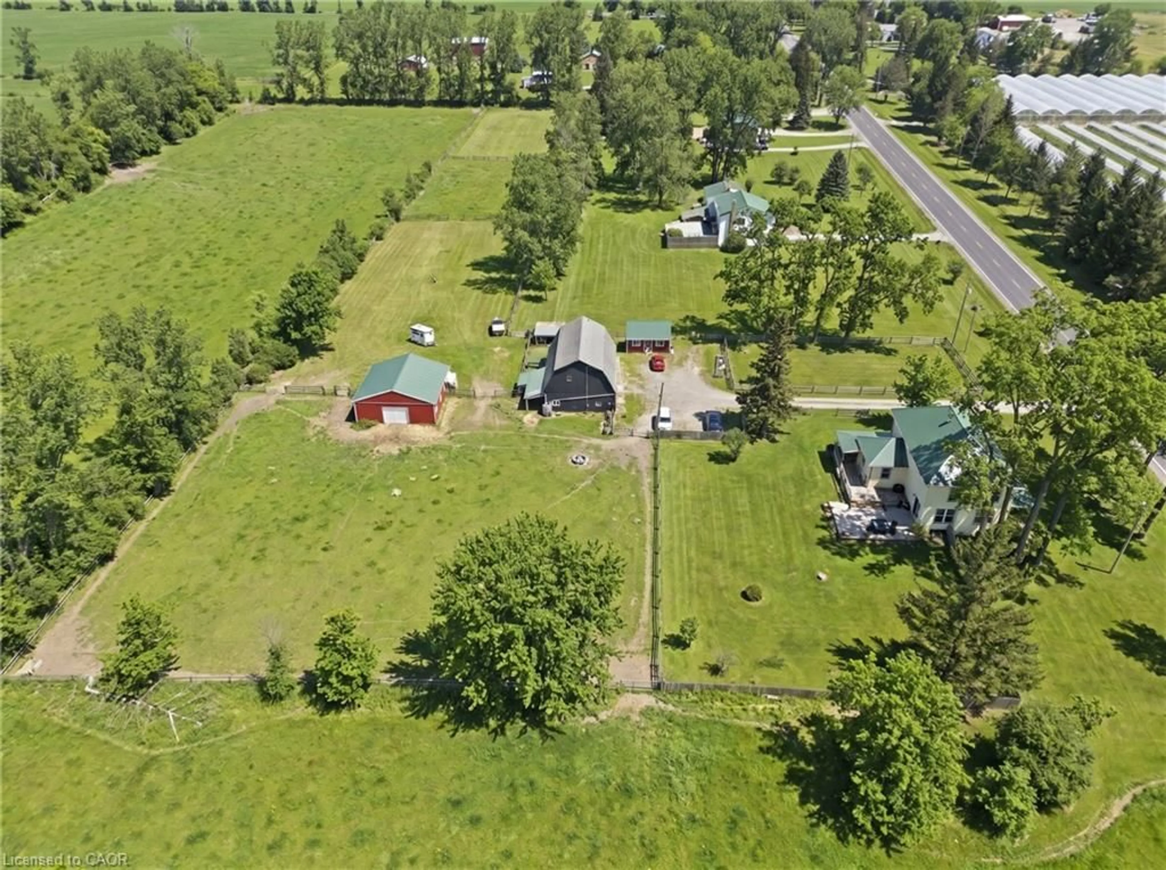 A pic from outside/outdoor area/front of a property/back of a property/a pic from drone, street for 211 Robinson Rd, Dunnville Ontario N1A 2W1