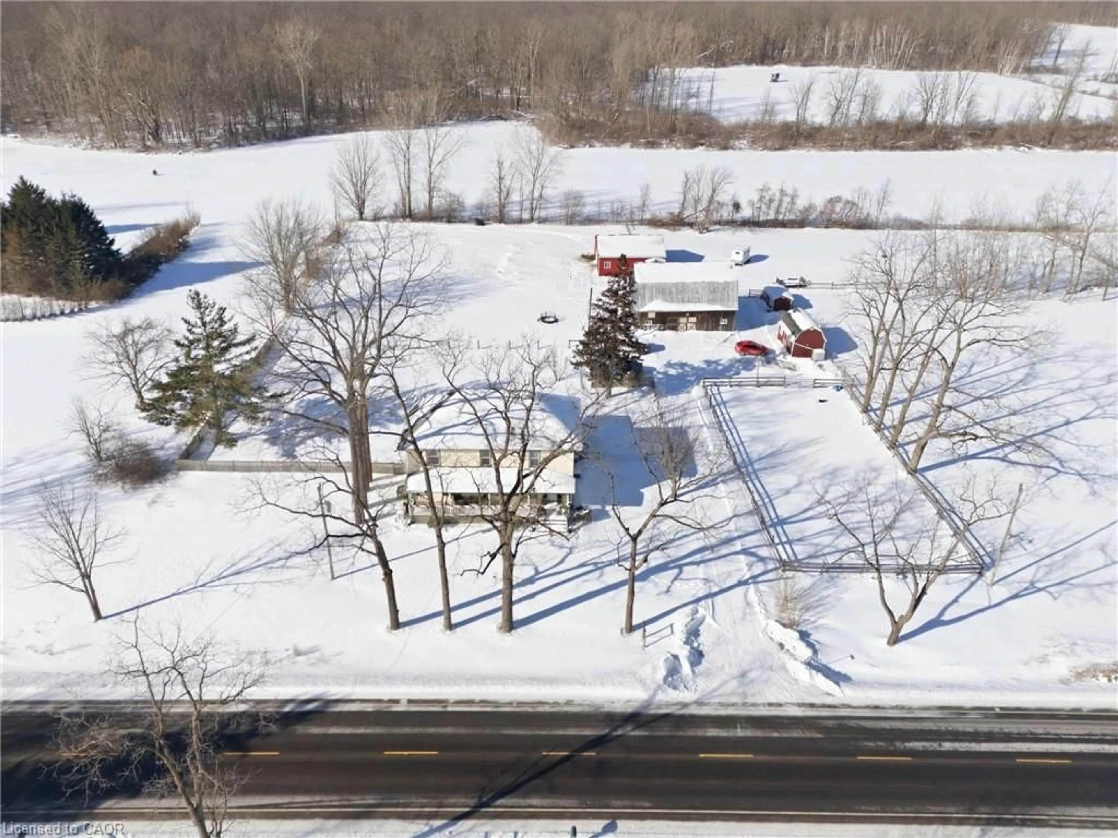 A pic from outside/outdoor area/front of a property/back of a property/a pic from drone, unknown for 211 Robinson Rd, Dunnville Ontario N1A 2W1