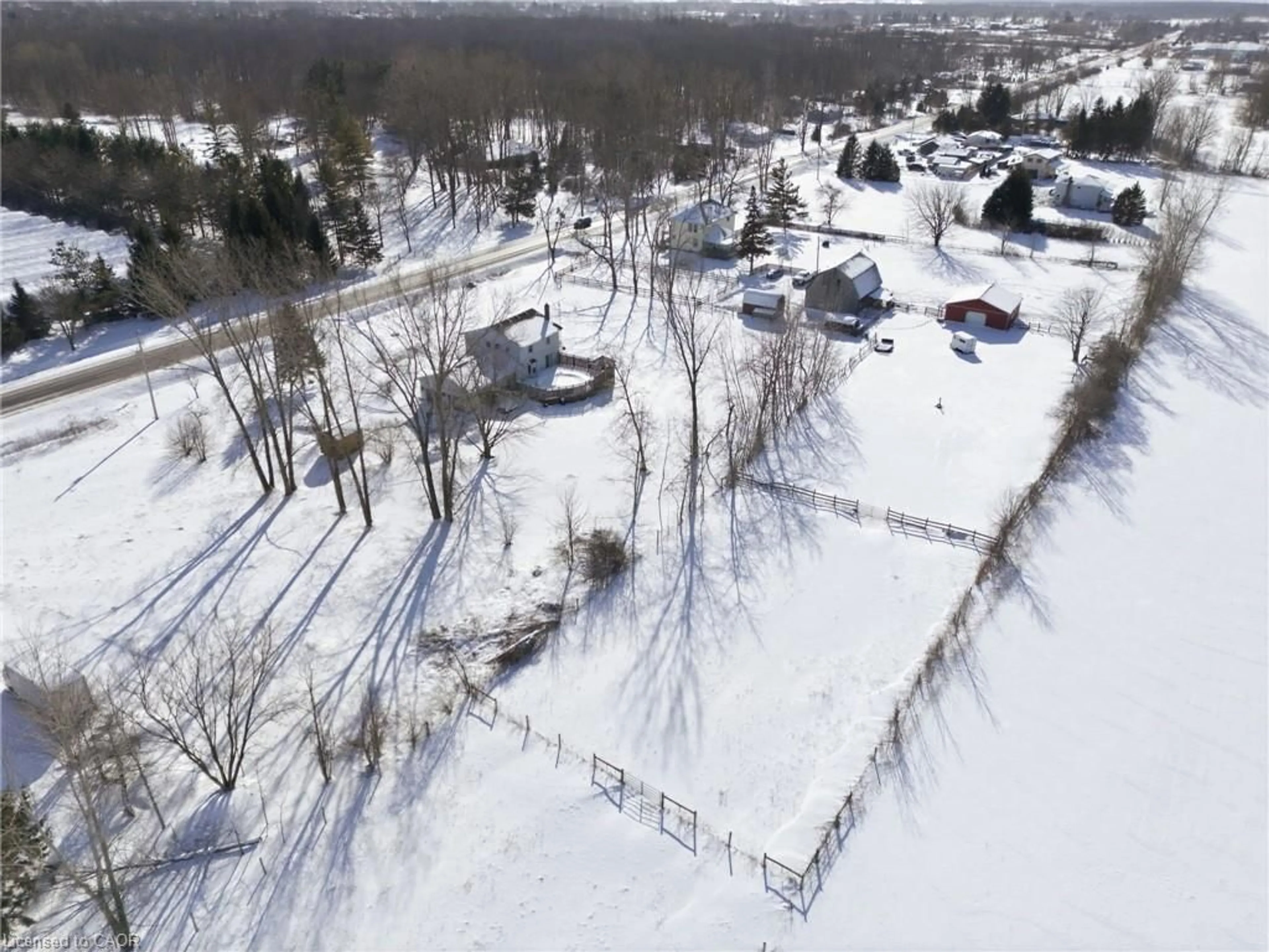 A pic from outside/outdoor area/front of a property/back of a property/a pic from drone, street for 211 Robinson Rd, Dunnville Ontario N1A 2W1