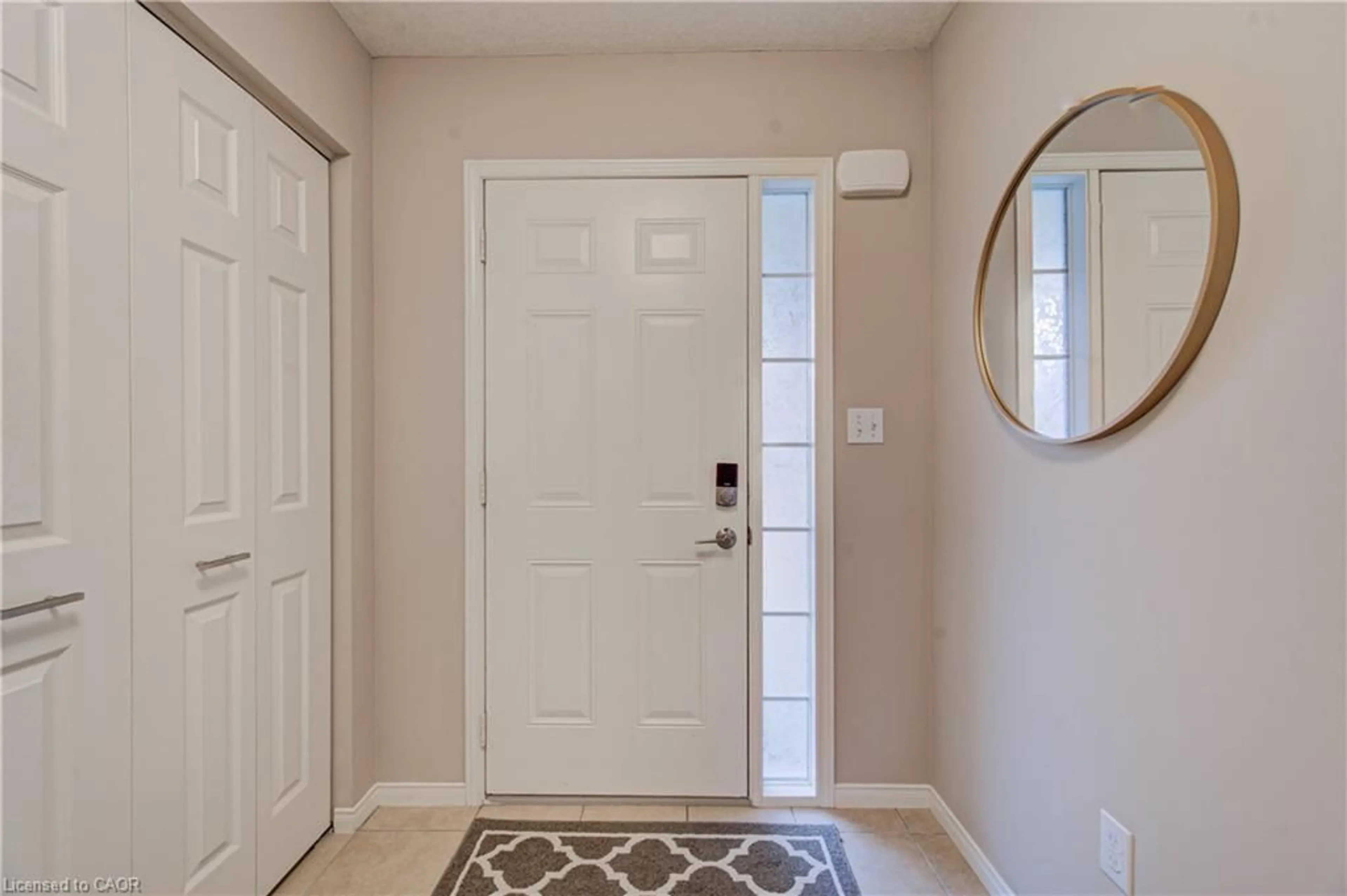 Indoor entryway for 42 Fallowfield Dr #22, Kitchener Ontario N2C 0A8