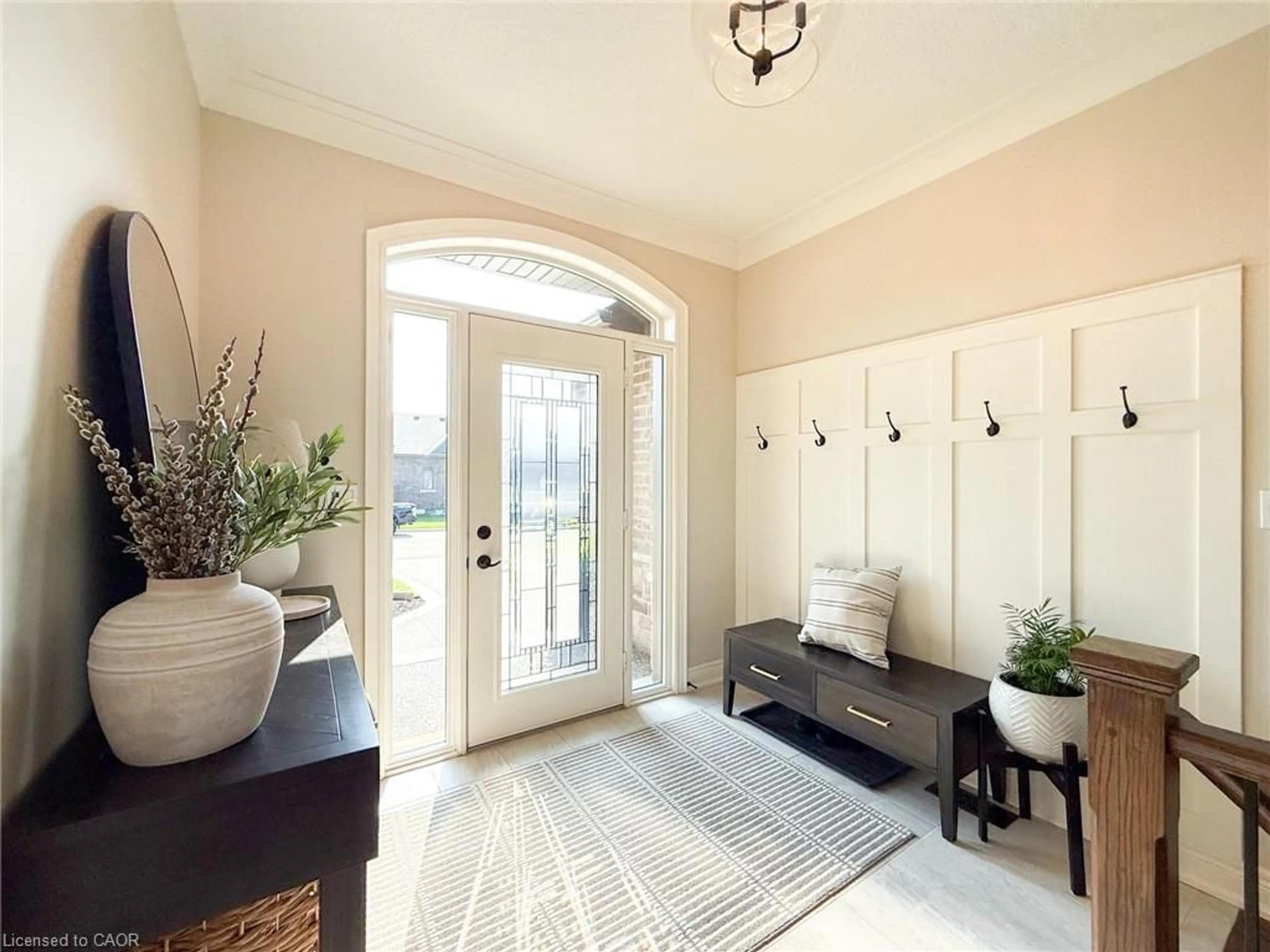 Indoor entryway for 103 Gibbons St, Waterford Ontario N0E 1Y0