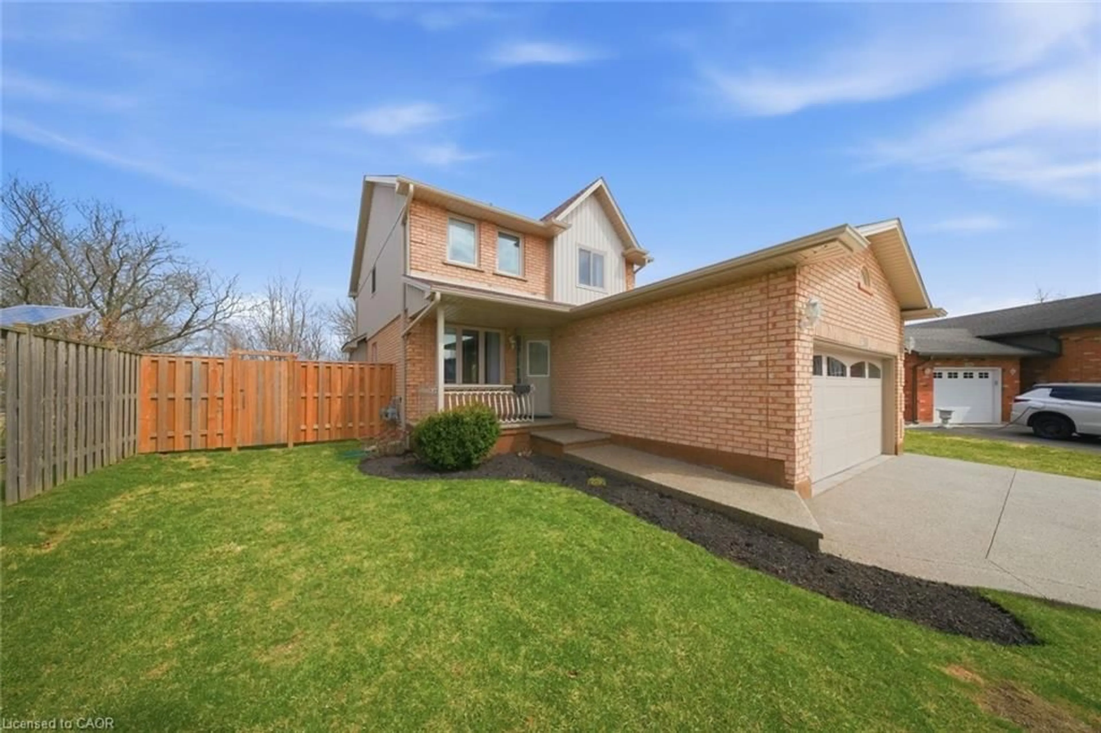 Home with brick exterior material, street for 200 Morrison Dr, Caledonia Ontario N3W 1A8
